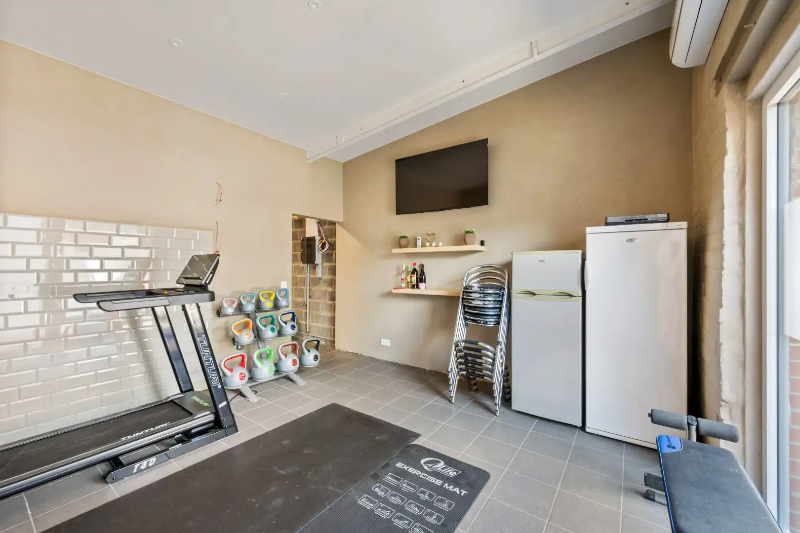 Instapklare halfopen woning met garage, tuin en bijgebouw in Moorsele foto 9