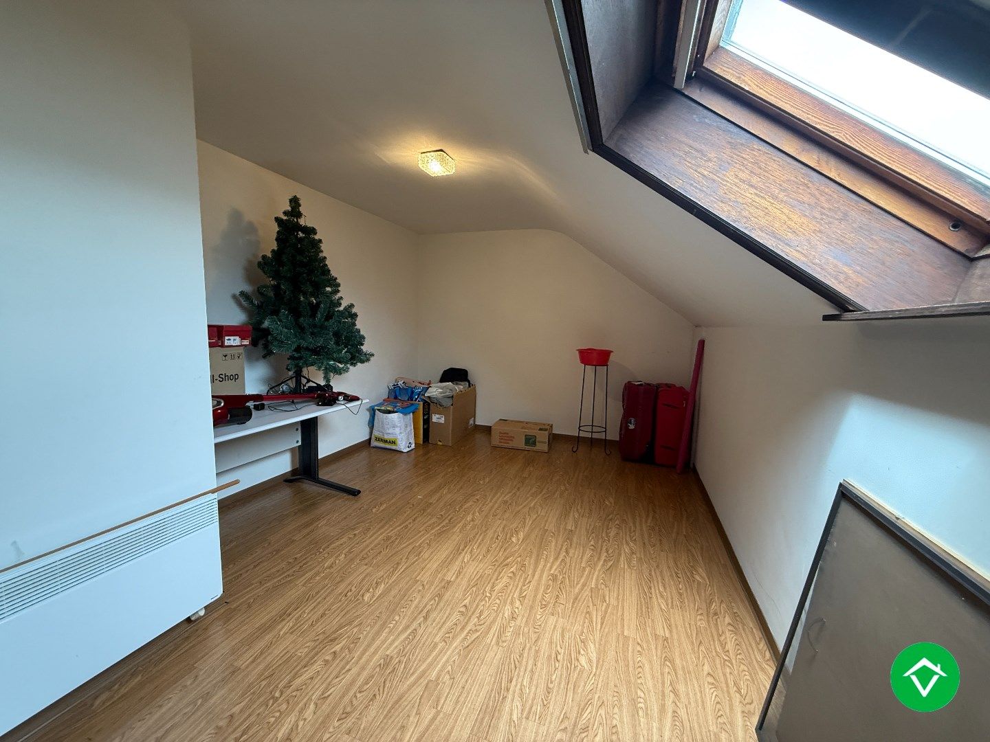 Alleenstaande woning met 5 slaapkamers, tuin en garage/loods te Roeselare foto 22