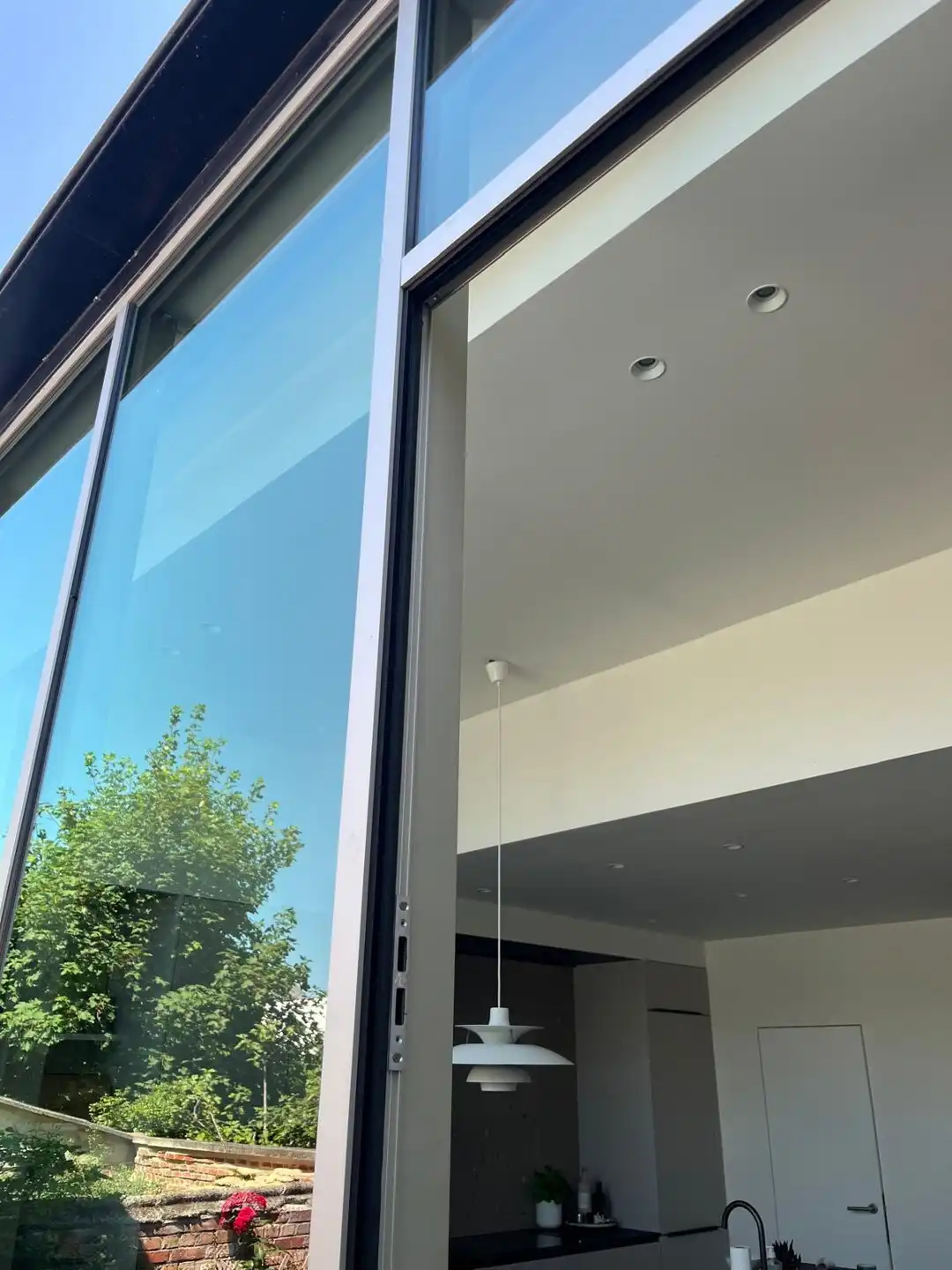 In het centrum gel. stadswoning met 5 slpk., terras, tuin en garage foto 19