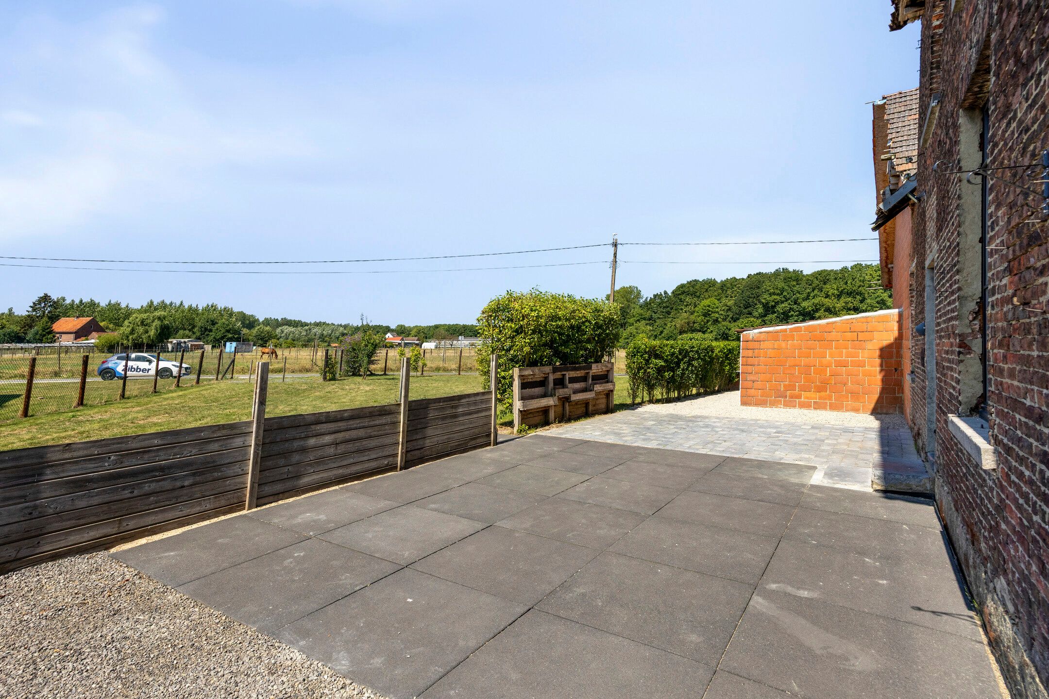 Deels gerenoveerde woning met prachtig verzicht op 14 are foto 19