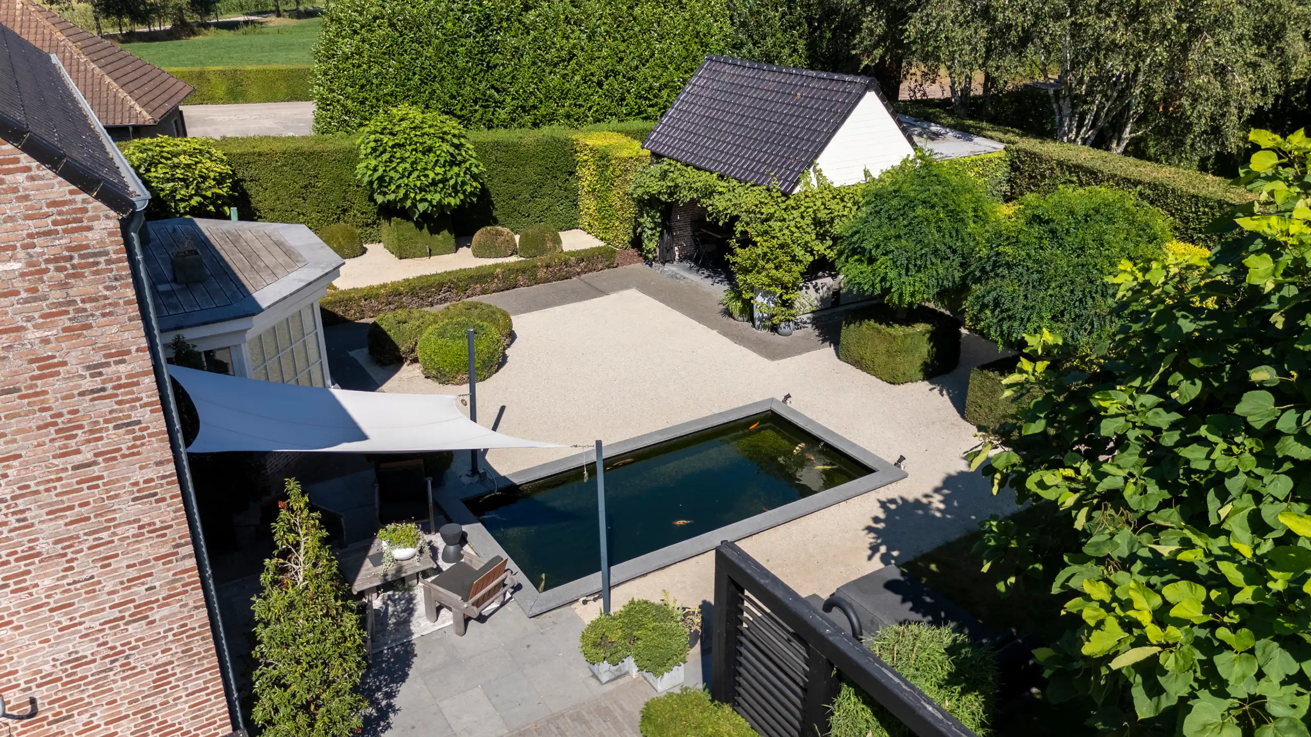 Luxe  villa met een oppervlakte van 475m²  op 1.383m² grond. foto 30