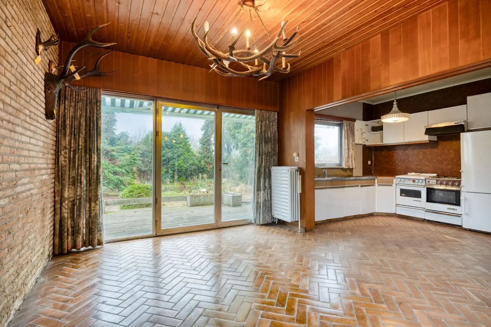 Open bebouwing met 3 slaapkamers, ruime garage op een perceel van 9a 62ca– EPC 596 kWh/m² - bewoonbare opp. 218 m² foto 7