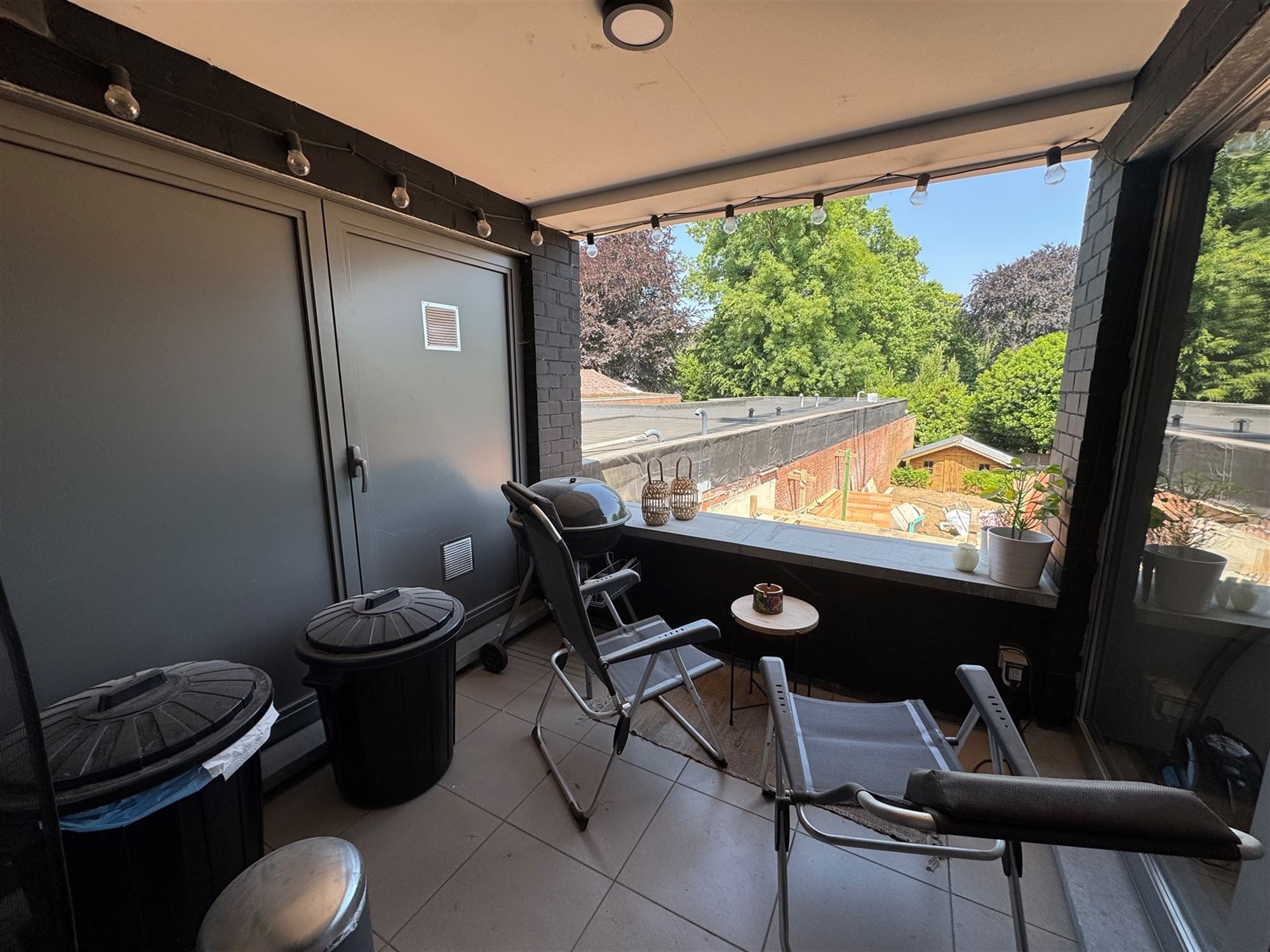 PERFECT ONDERHOUDEN DUPLEX APPARTEMENT (100M²) MET 3 SLAAPKAMERS + WASPLAATS EN TERRAS TE BEVERLO foto 6
