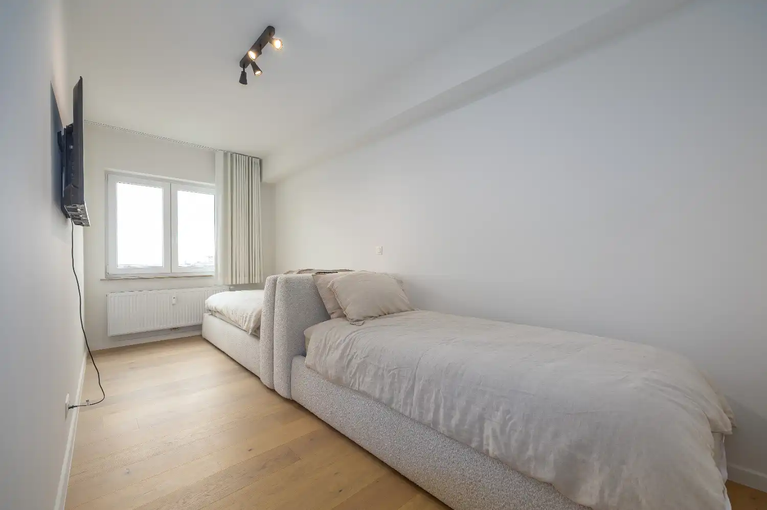 Gerenoveerd appartement met frontaal zeezicht foto 33