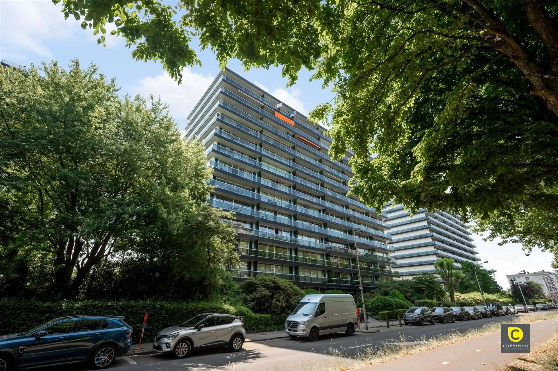 IN OPTIE! Ruim 3 slpk app. met panormaisch uitzicht! foto 4