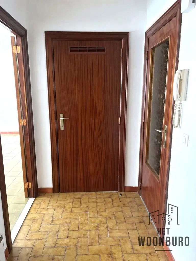 Appartement 1e verd. met terras en kelder foto 3