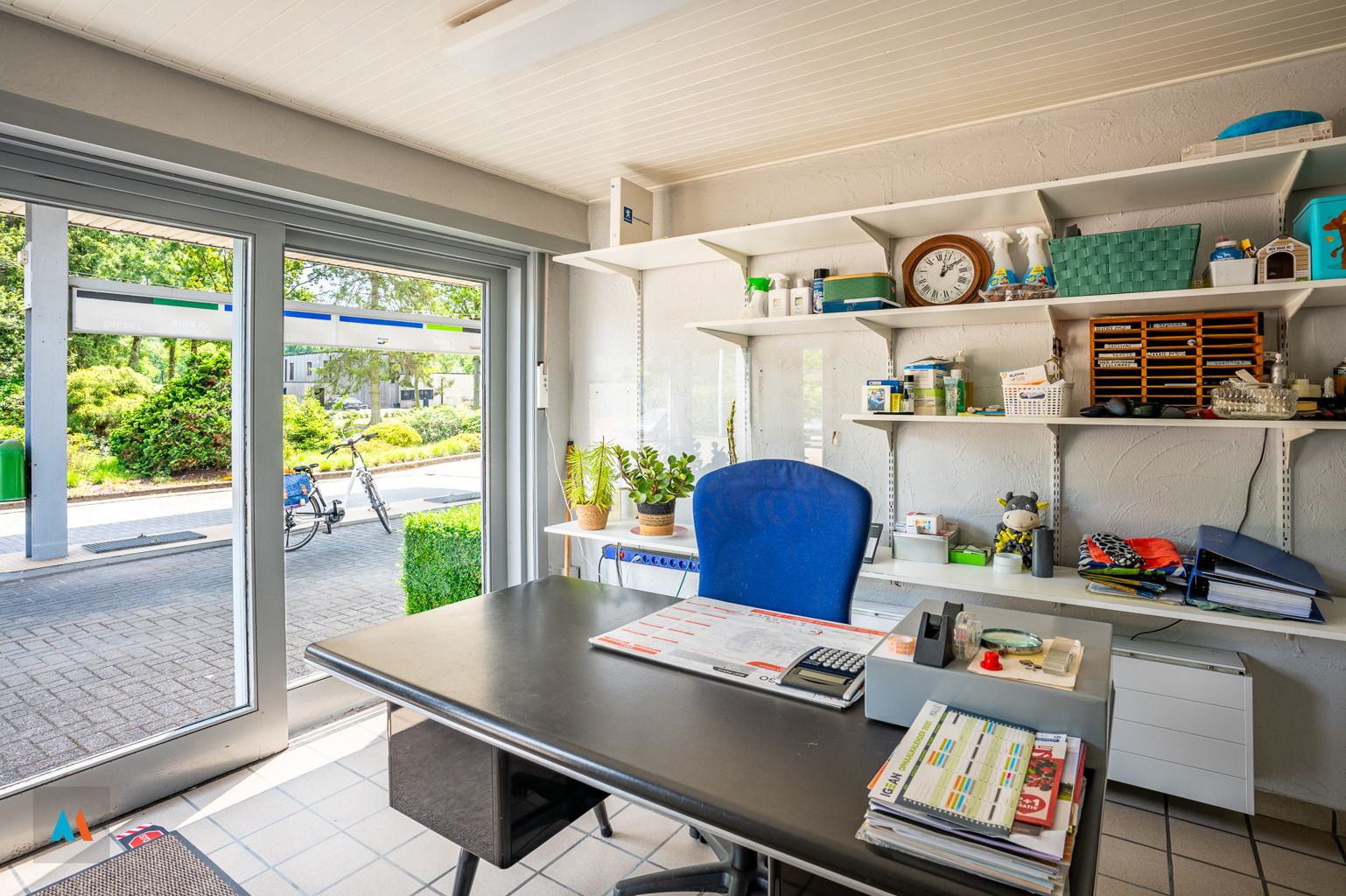 Garagebedrijf met woonst foto 11