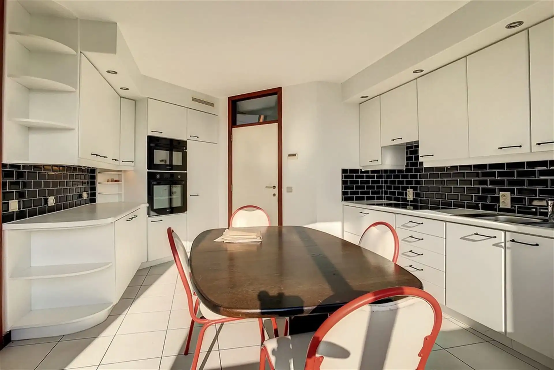 Gerenoveerde en rustig gelegen villa  foto 6