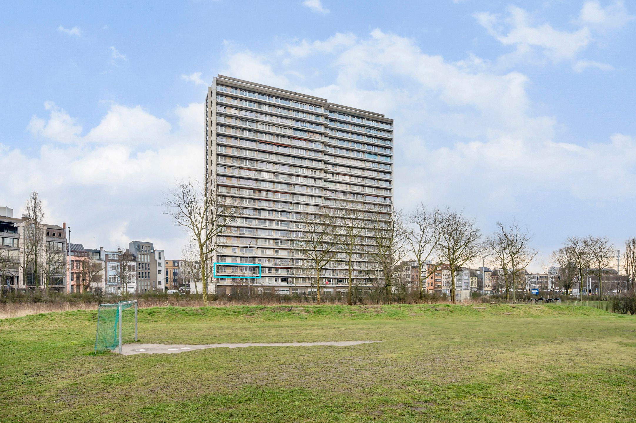 Tot in de puntjes gerenoveerd appartement op 't Zuid foto 28