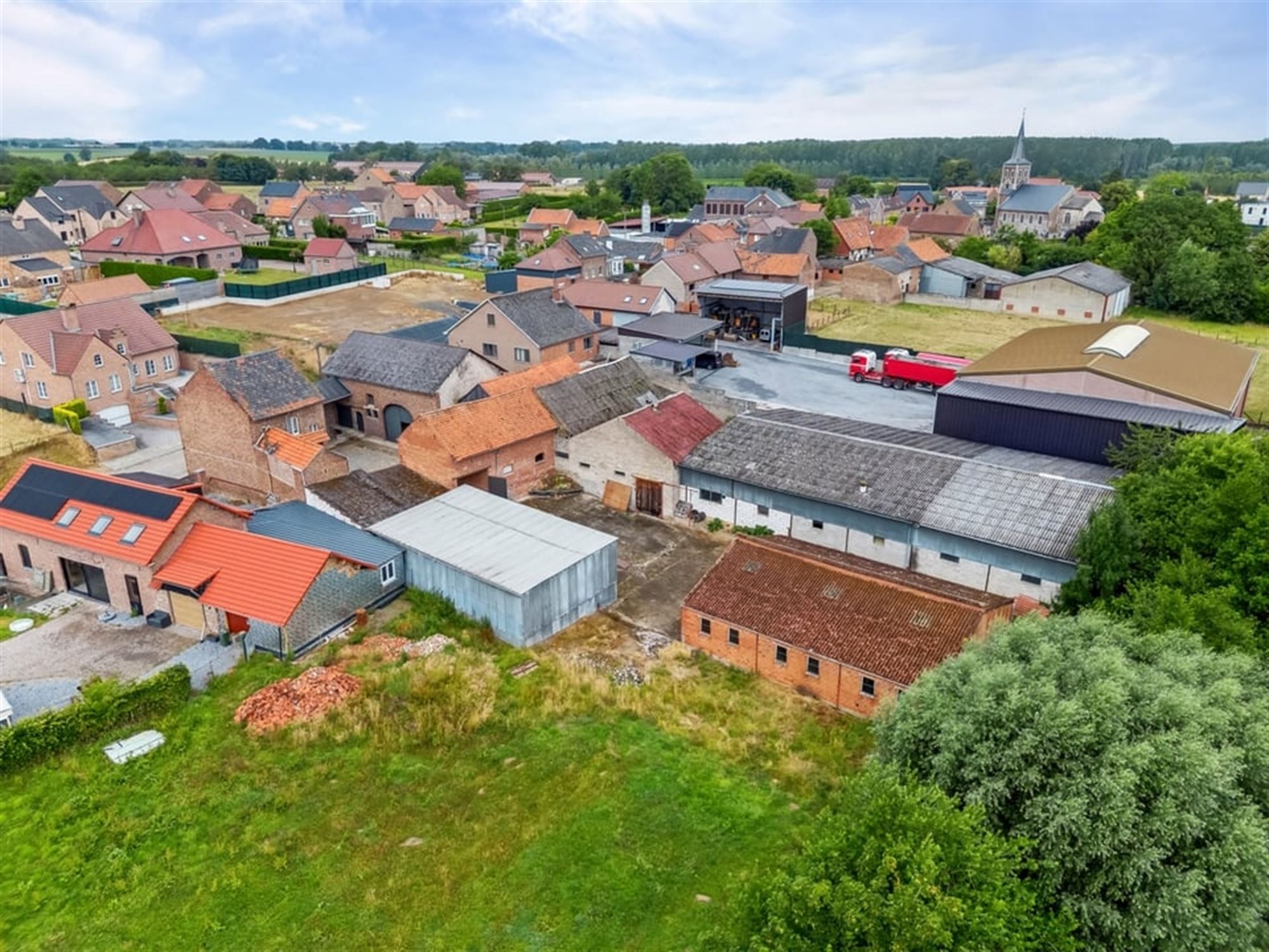 CHARMANTE HOEVE OP EEN PERCEEL VAN 14A IN HEERS  foto 37
