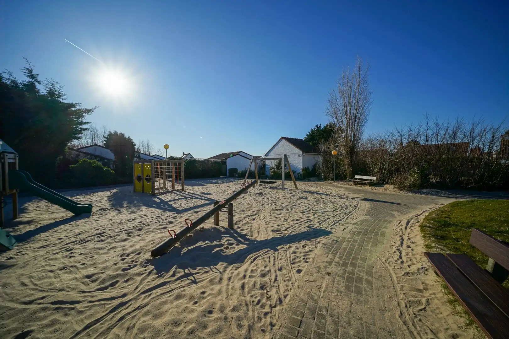 Instapklare vakantiewoning met zonnige tuin en 2 slaapkamers foto 17