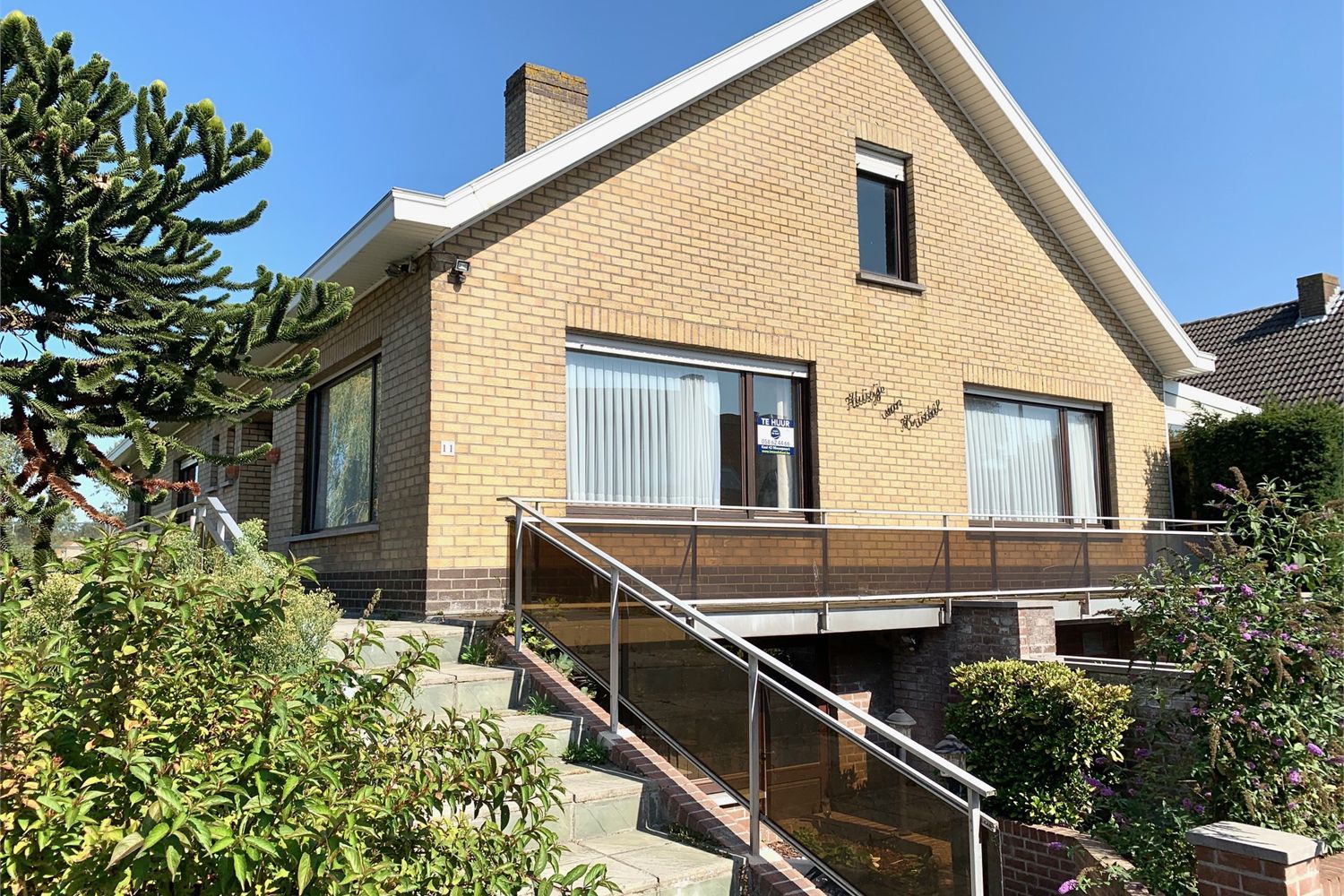 Villa te huur foto {{pictureIndex}}