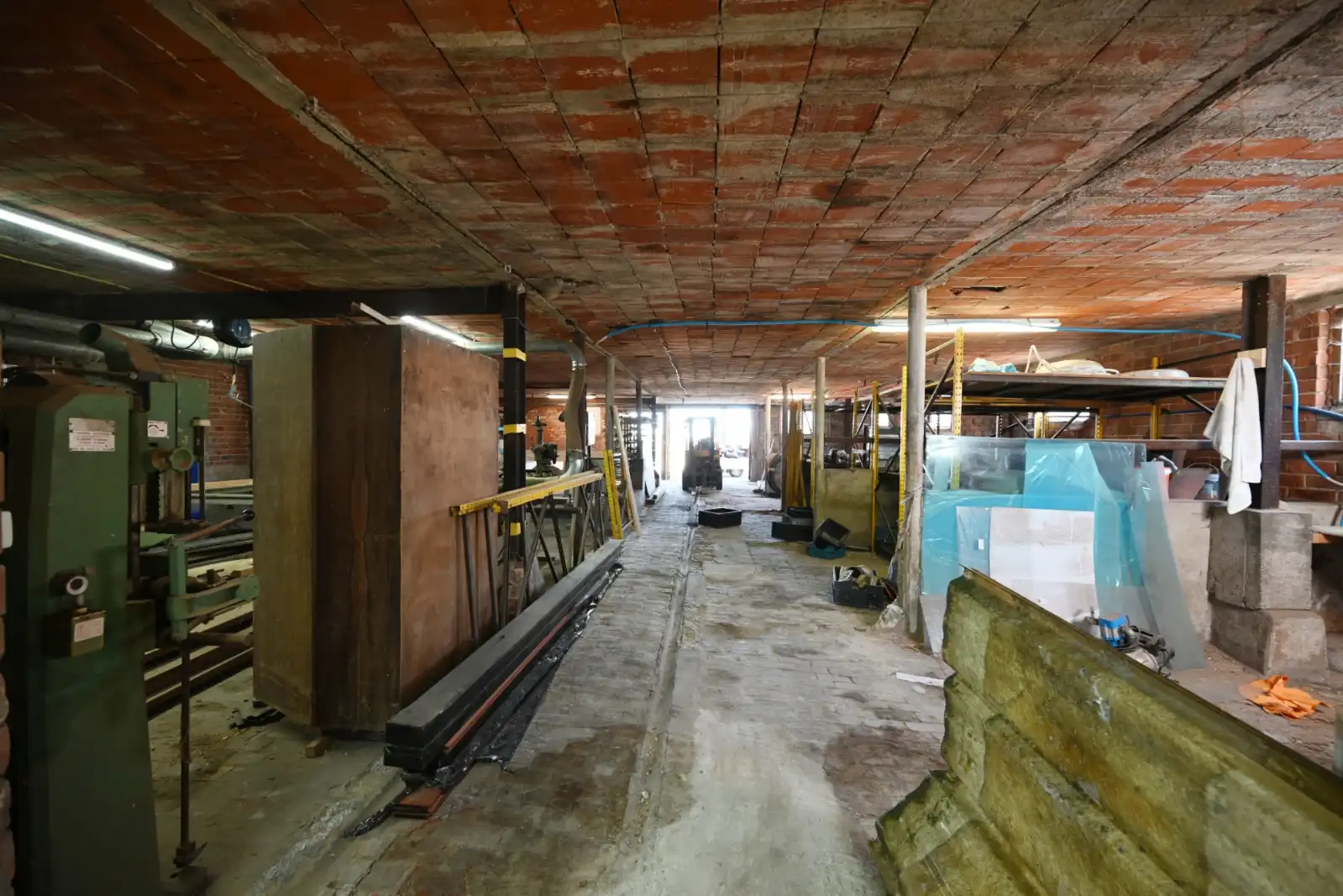 Ruime opslagruimte te huur in Ledegem (380 m²) foto 3