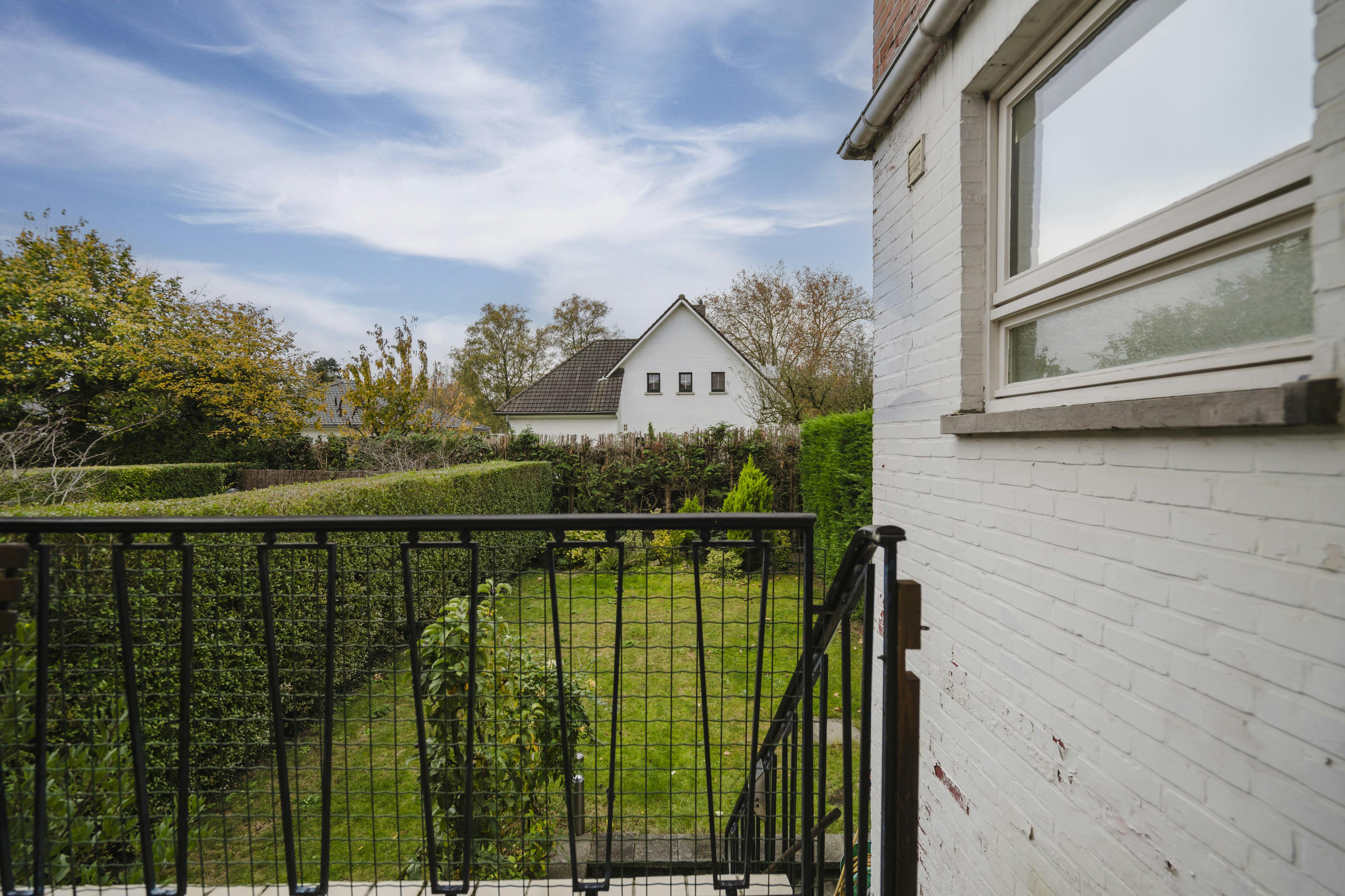 Halfopen bebouwing met 3 slaapkamers te koop in Kortrijk! foto 8