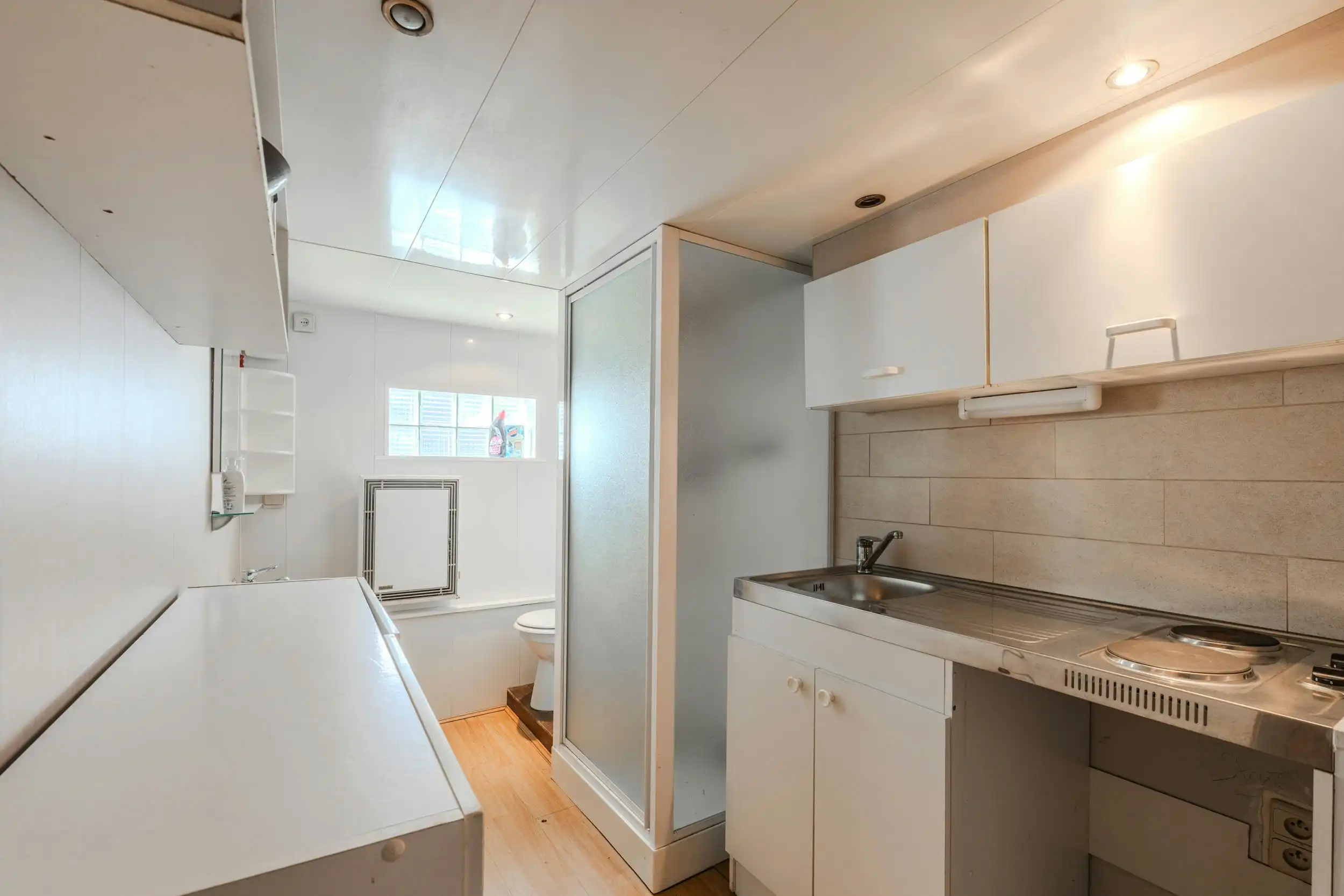 Goed gelegen handelspand met veel potentieel in Lombardsijde foto 10