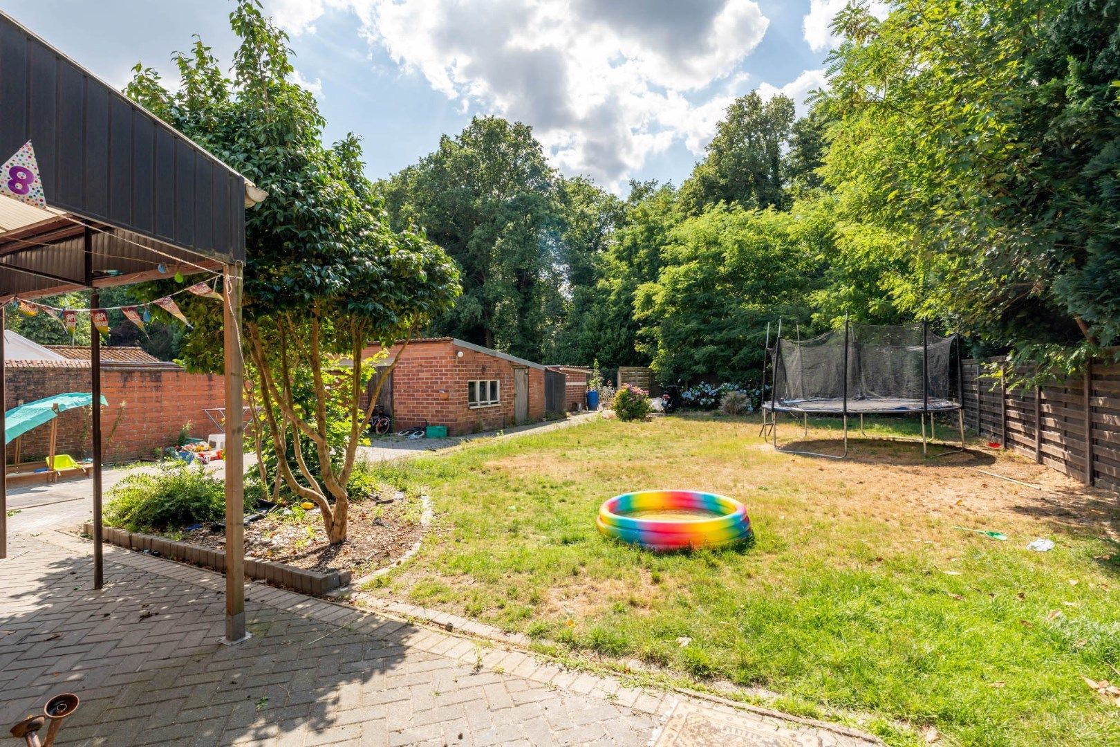 Comfortabele, halfvrijstaande woning op perceel van 7a19ca, rustige ligging! foto 17