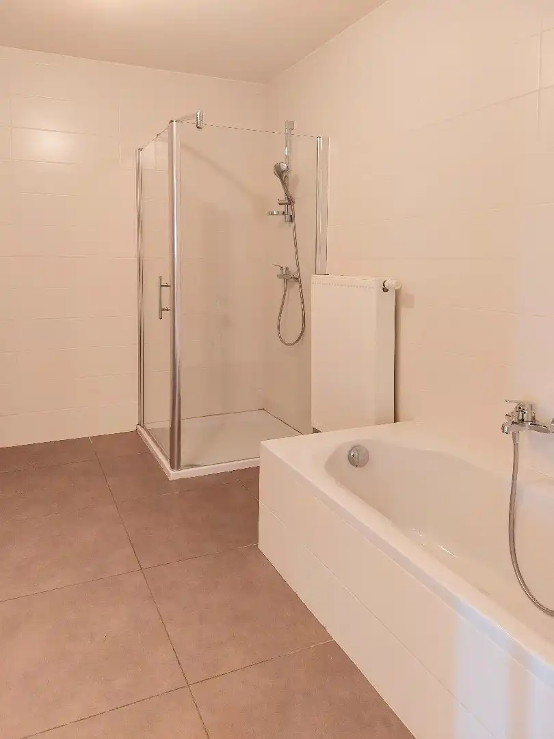 Recent appartement met 2 slaapkamers en garage in het centrum van Herzele foto 11