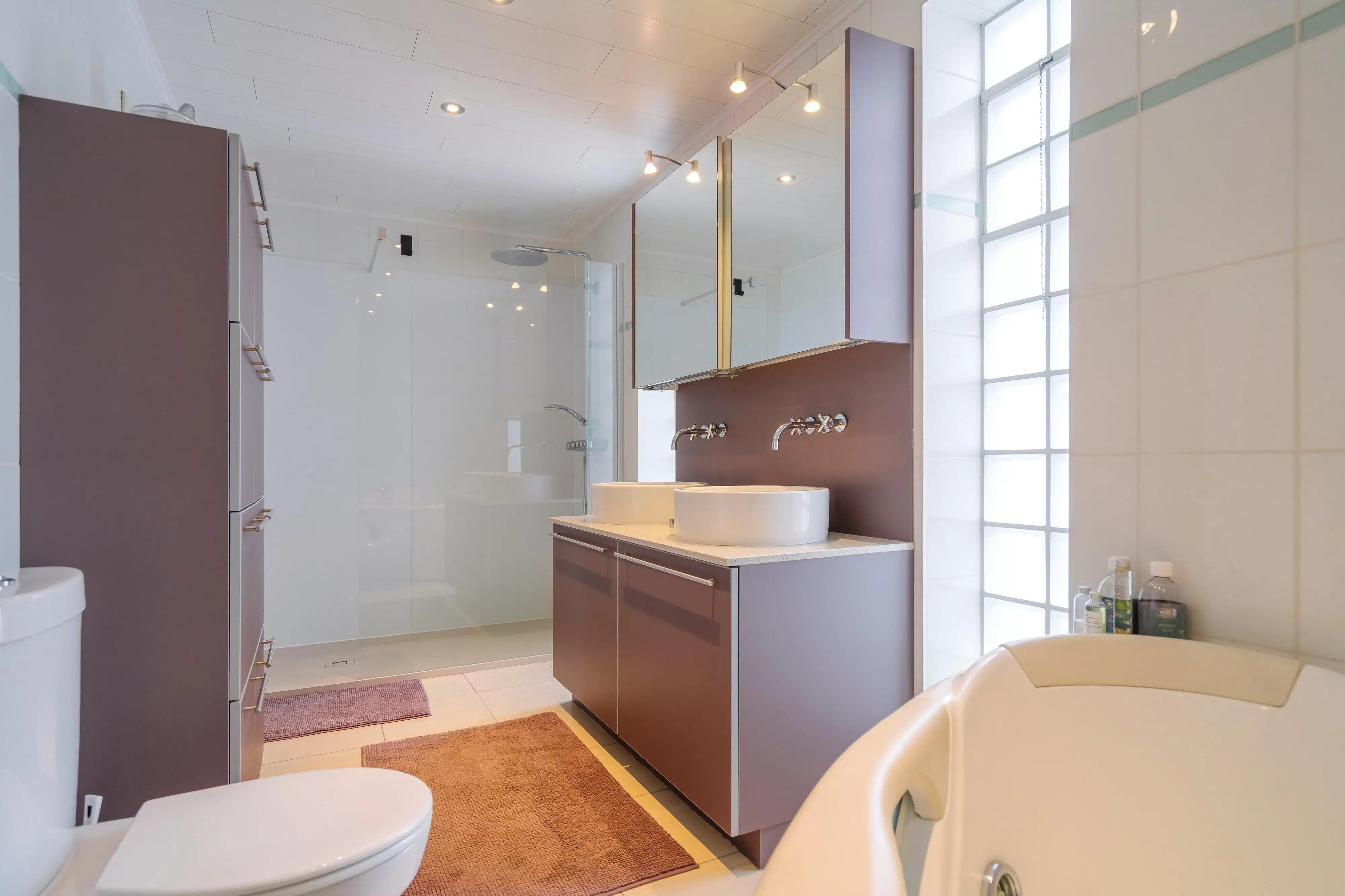 Exclusieve instapklare villa met ruime tuin in Oostduinkerke foto 24