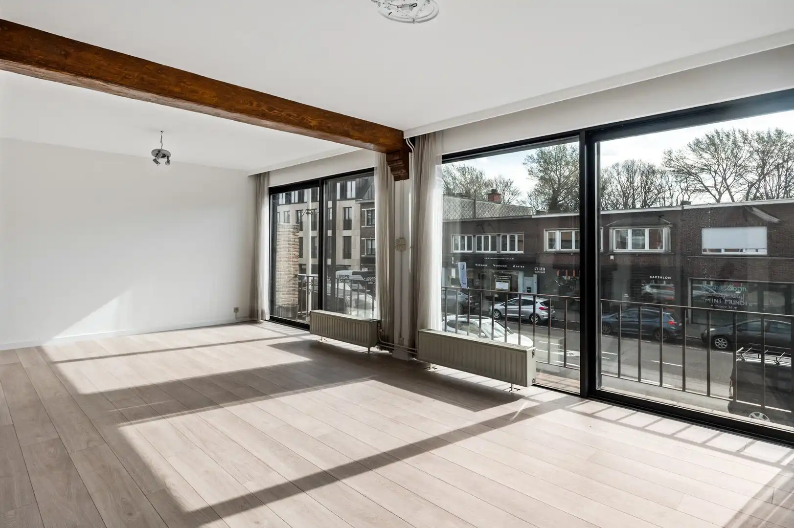 Stijlvol duplex appartement met 2 slaapkamers en garagebox foto 4