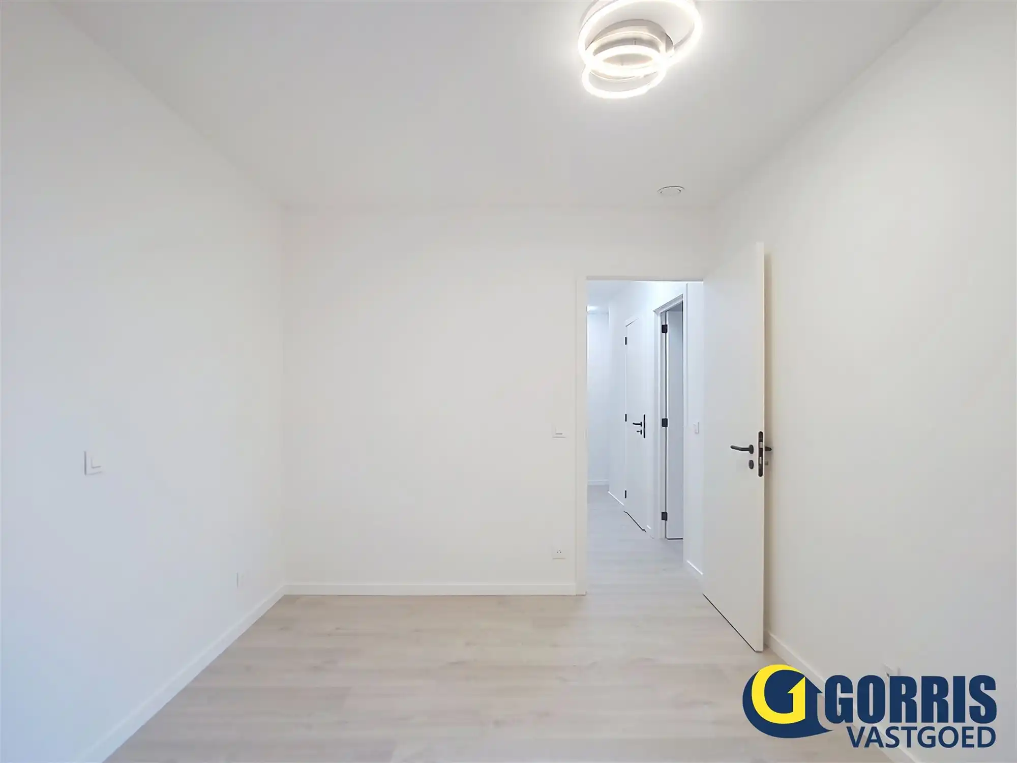 Rustig gelegen gelijkvloers nieuwbouwappartement met 2 slaapkamers. foto 10