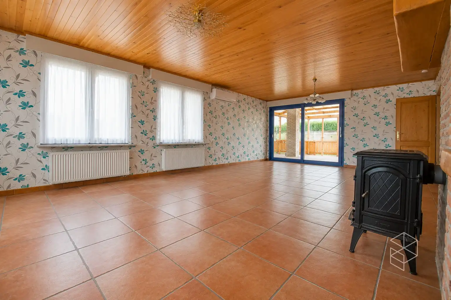 UITSTEKEND GELEGEN WONING (BJ2006) met 3 SLPK en TUIN foto 4