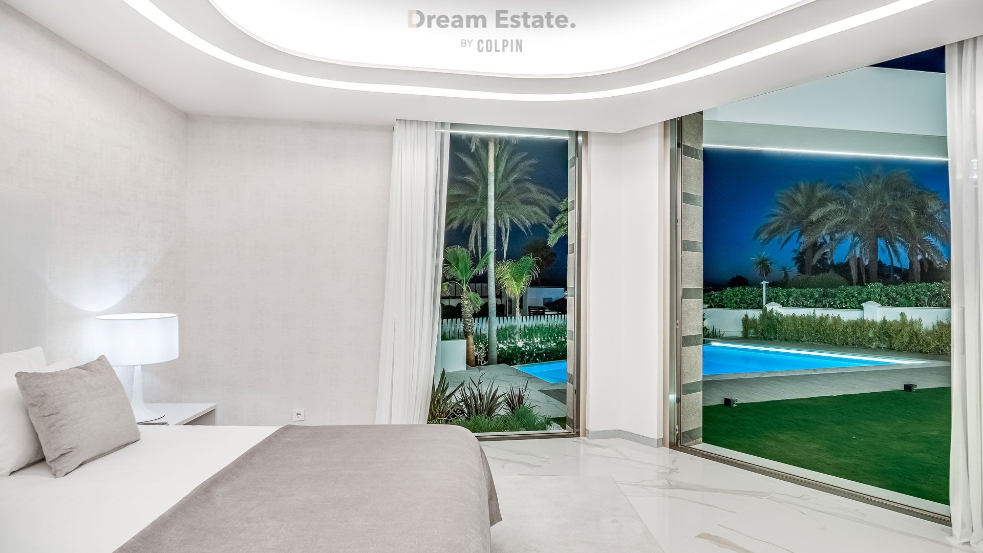 Hypermoderne frontline villa in Los Monteros foto 21