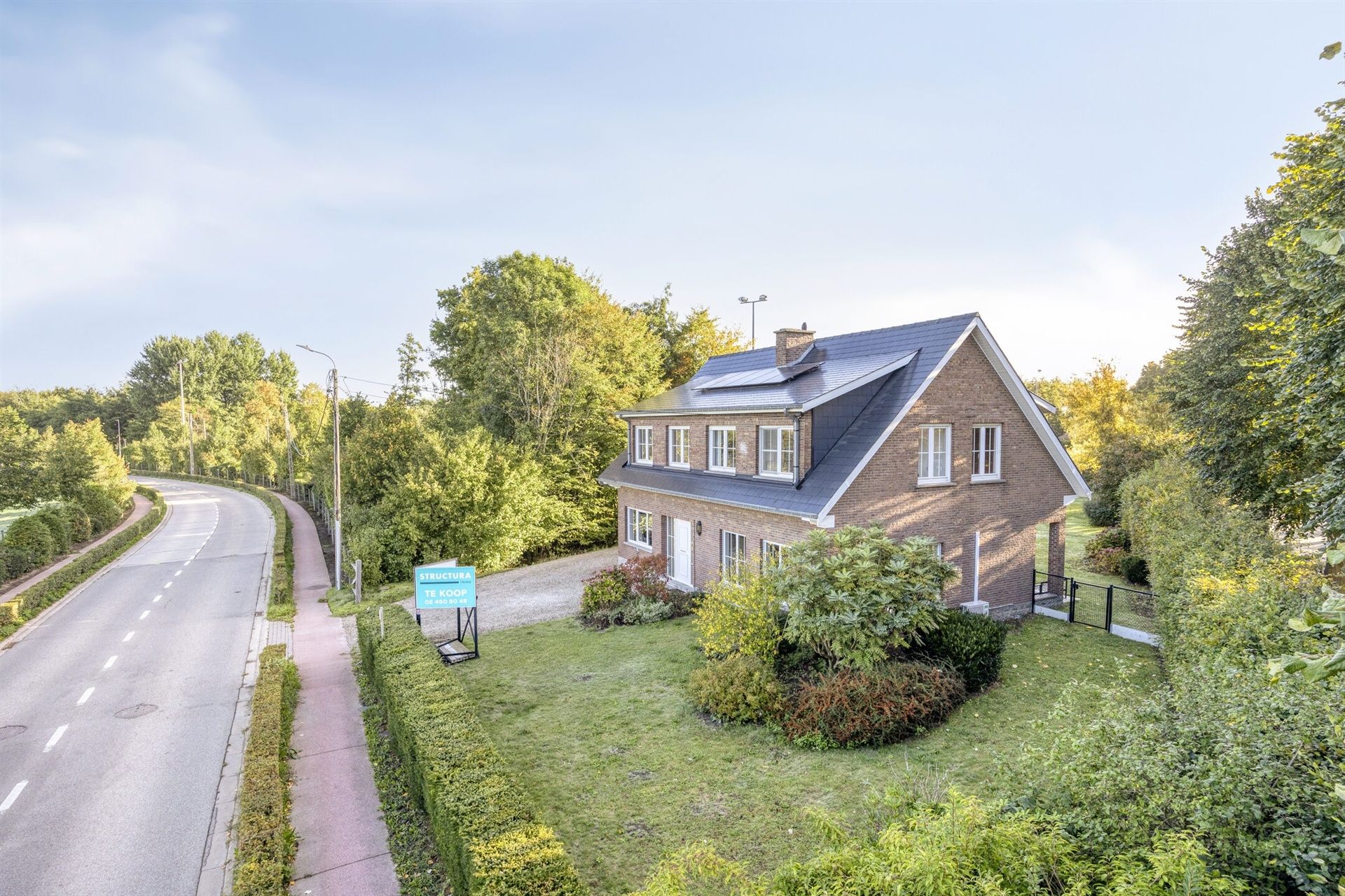 Ruime villa op 16a in groene oase! foto 2