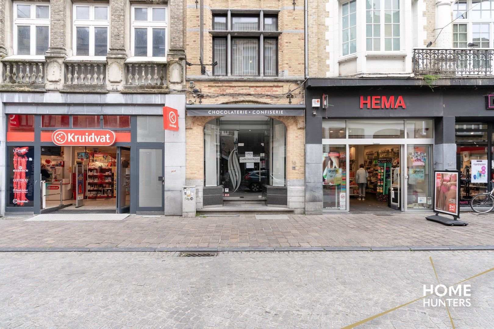 Prominent handelspand met woonst in het hartje van Ieper  foto 2