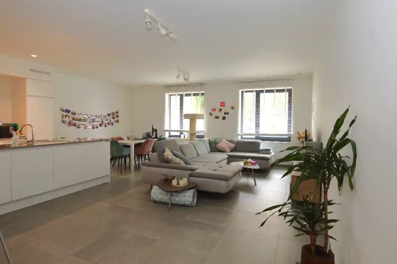 Appartement met 3 slaapkamers, terras en autostaanplaats te Boortmeerbeek. foto 2