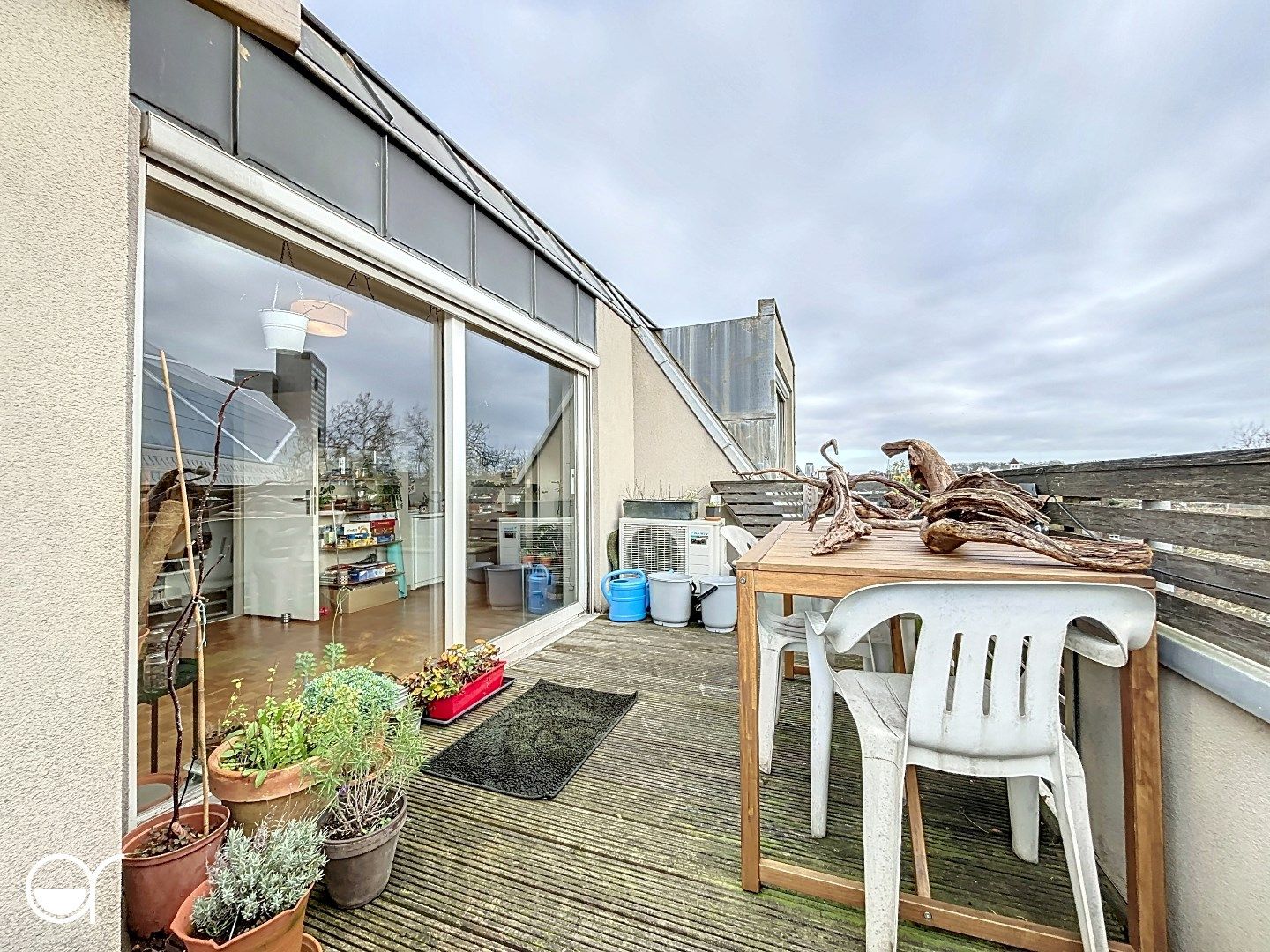 Leuk penthouse appartement met groot terras aan het station foto 6