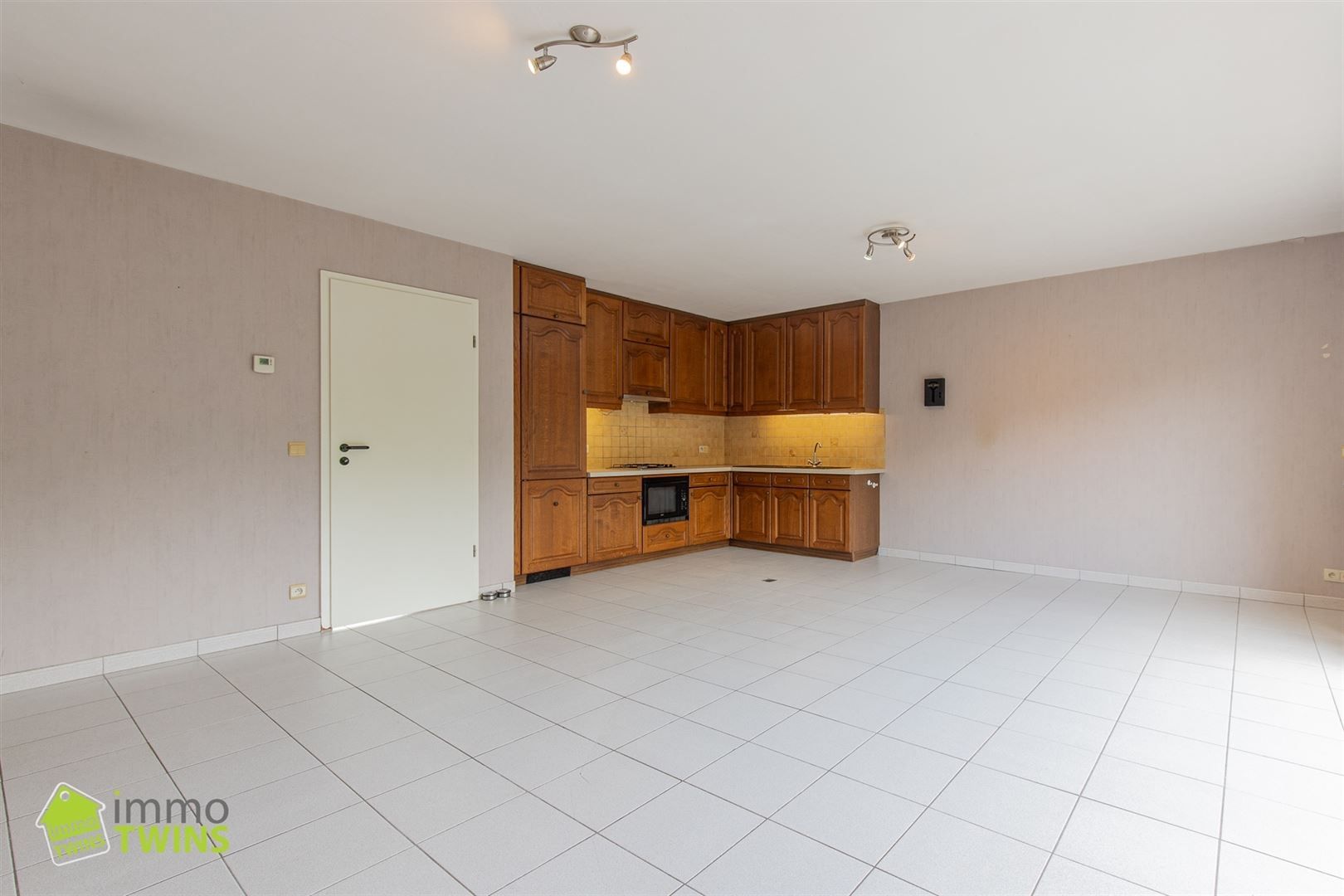Instapklaar appartement met groot zonneterras en garage foto 7