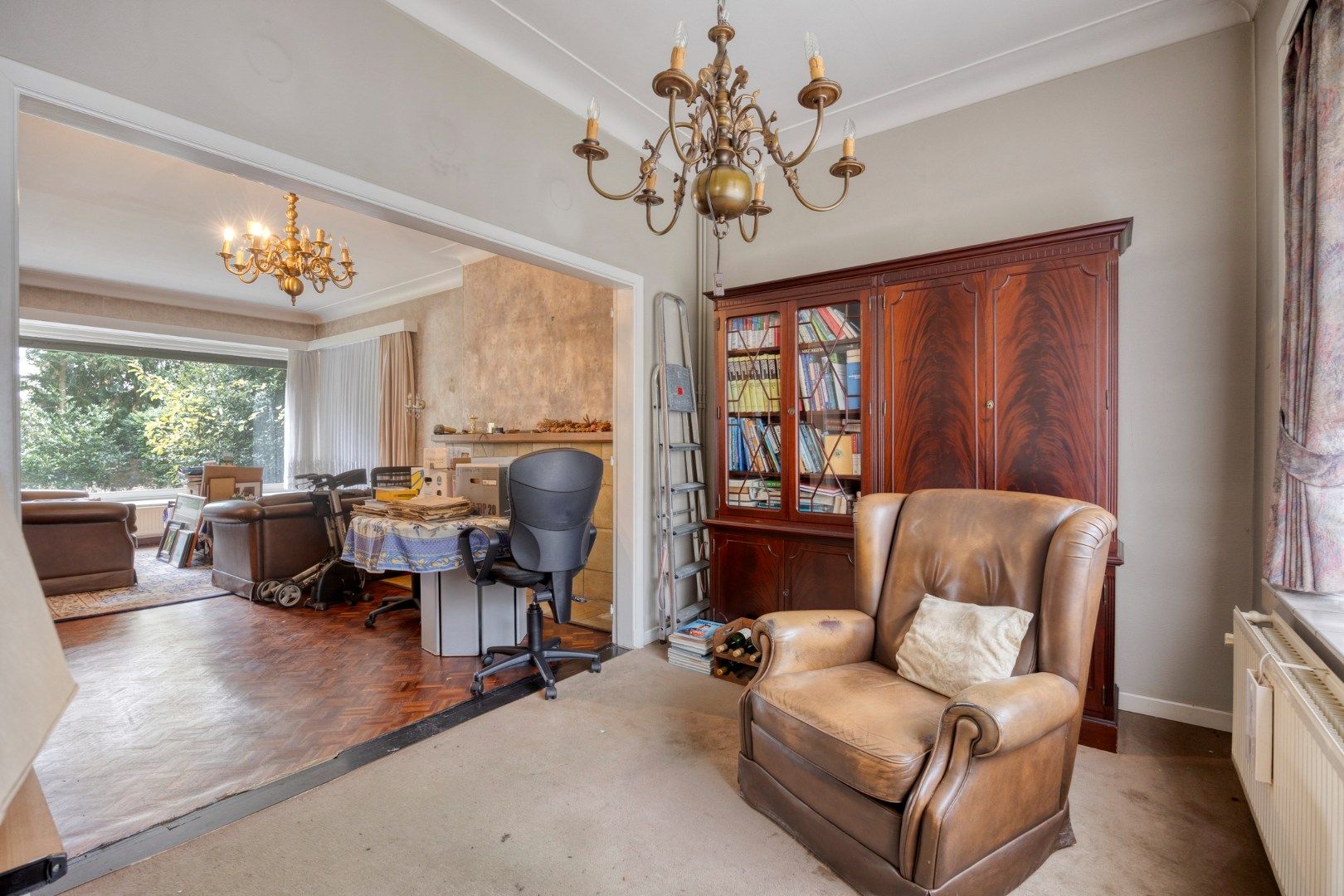 Ruime karaktervolle woning met 5 slaapkamers op een zonnig perceel van 12 are !  foto 7