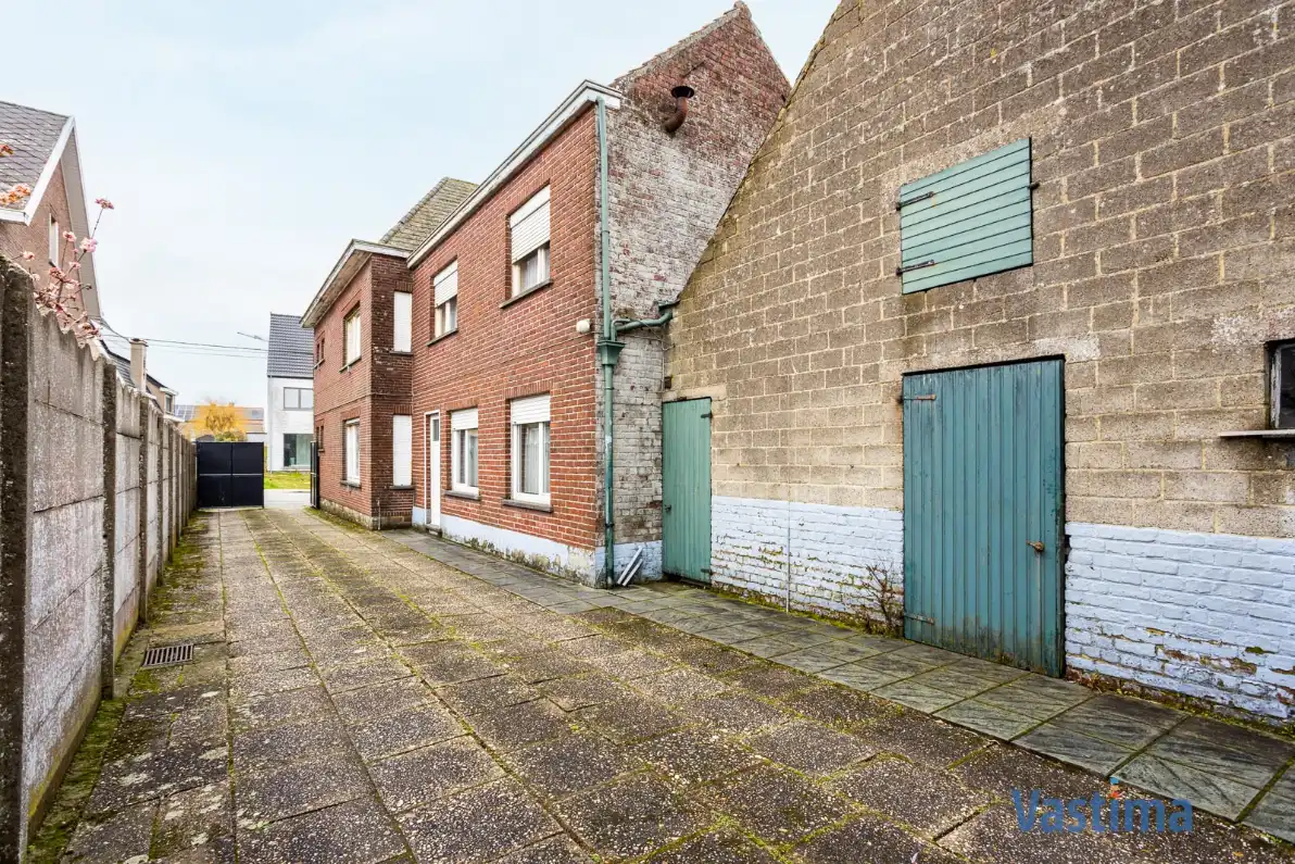 Woning met loods en grote tuin foto 23