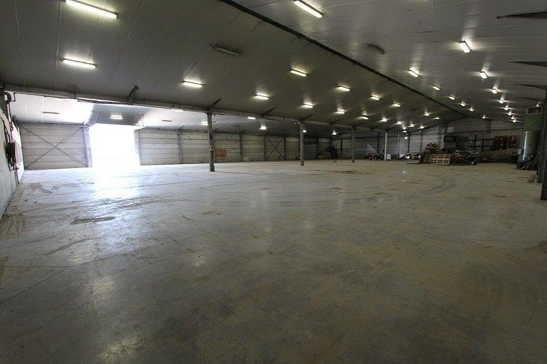 Loods met burelen te huur te Koekelare  foto 8