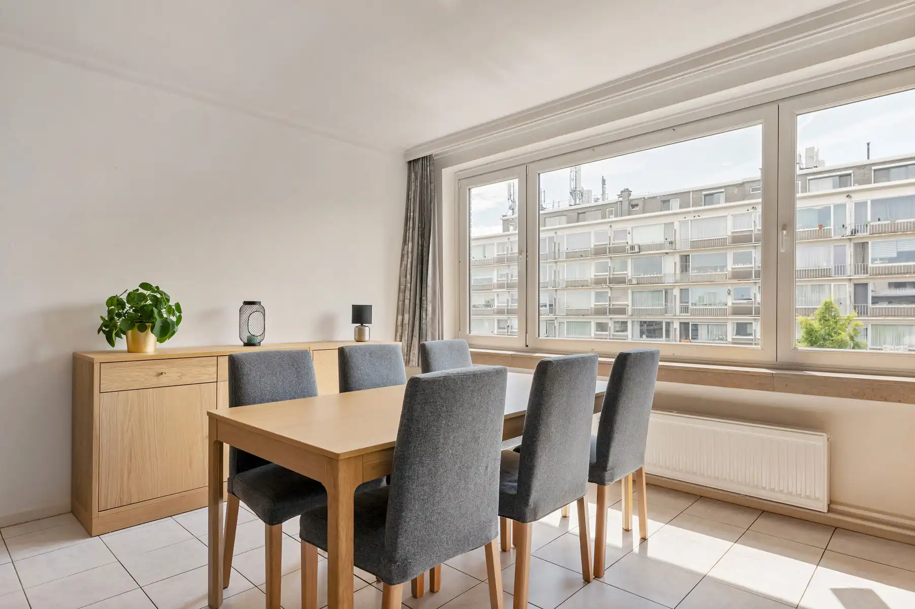 Hoofdfoto van de publicatie: Licht appartement met 2 slaapkamers
