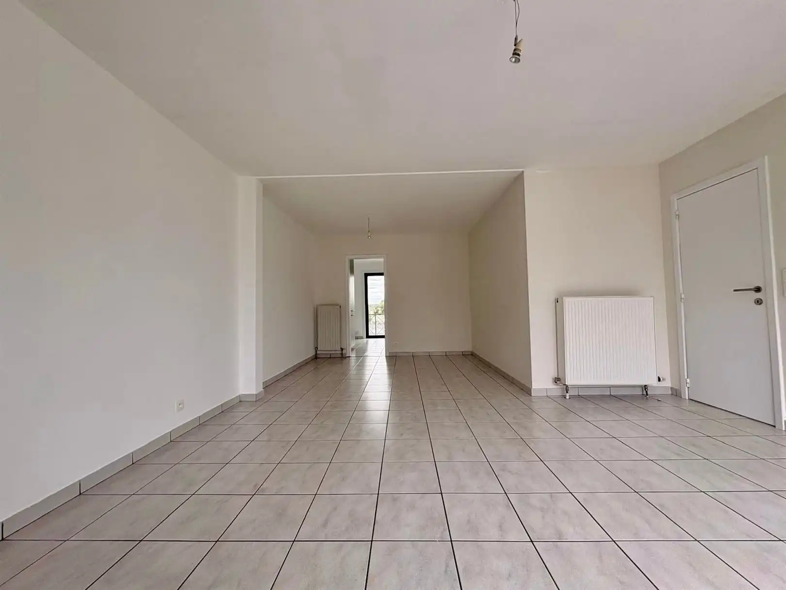 Ruim 2-slaapkamerappartement met lift en autostaanplaats in Sint-Gillis-Dendermonde foto 3