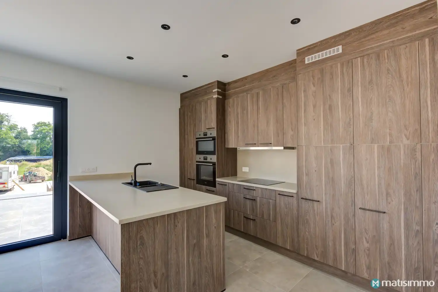 RECENTE ENERGIEZUINIGE GEZINSWONING GELEGEN OP EEN ZEER RUSTIGE LOCATIE TE RIEMST foto 8