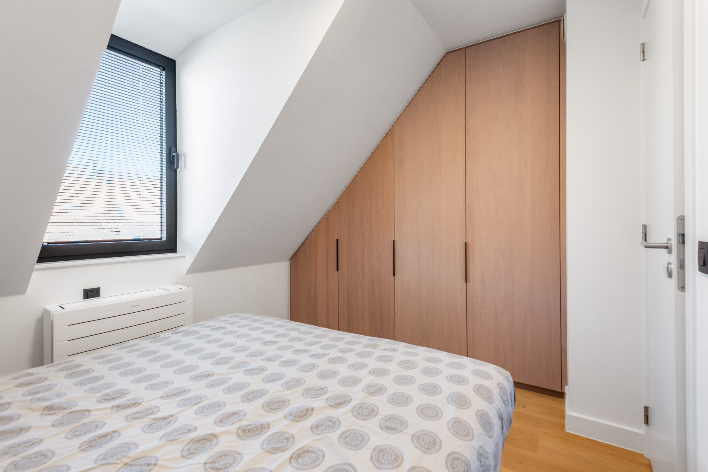 Recent duplexappartement met open zicht gelegen in het centrum van Knokke.  foto 13