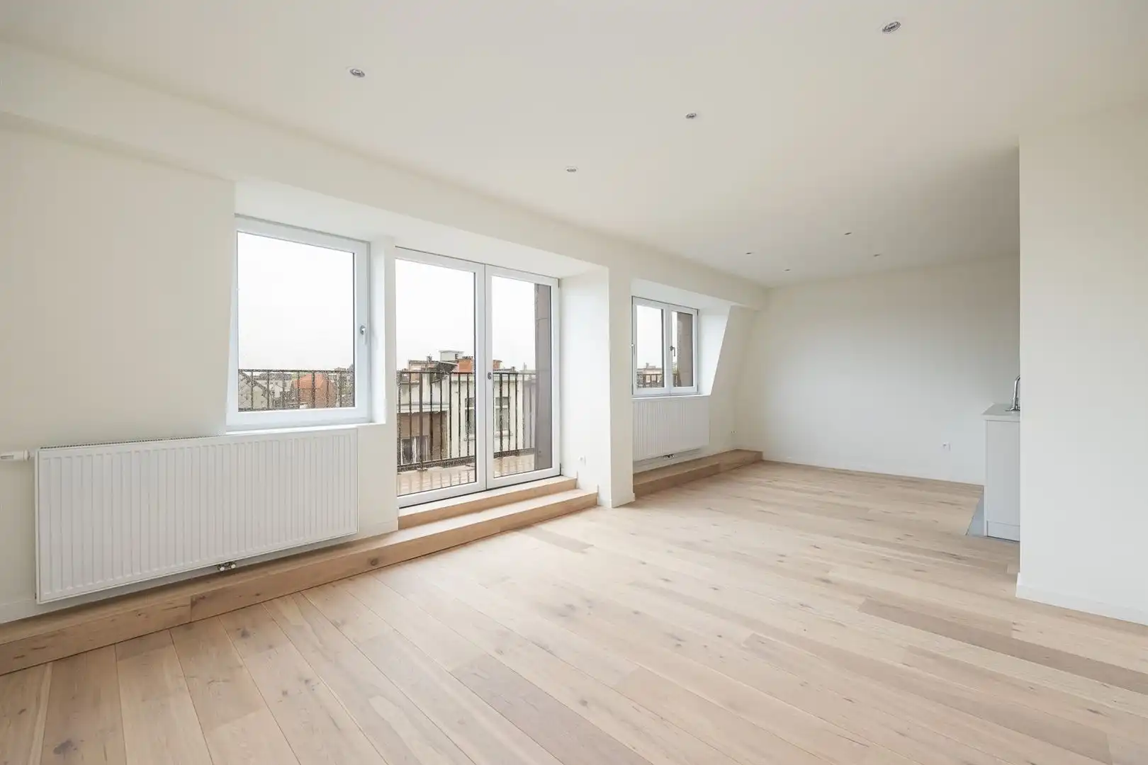 Lichtrijk 1-slaapkamerappartement met terras foto 2