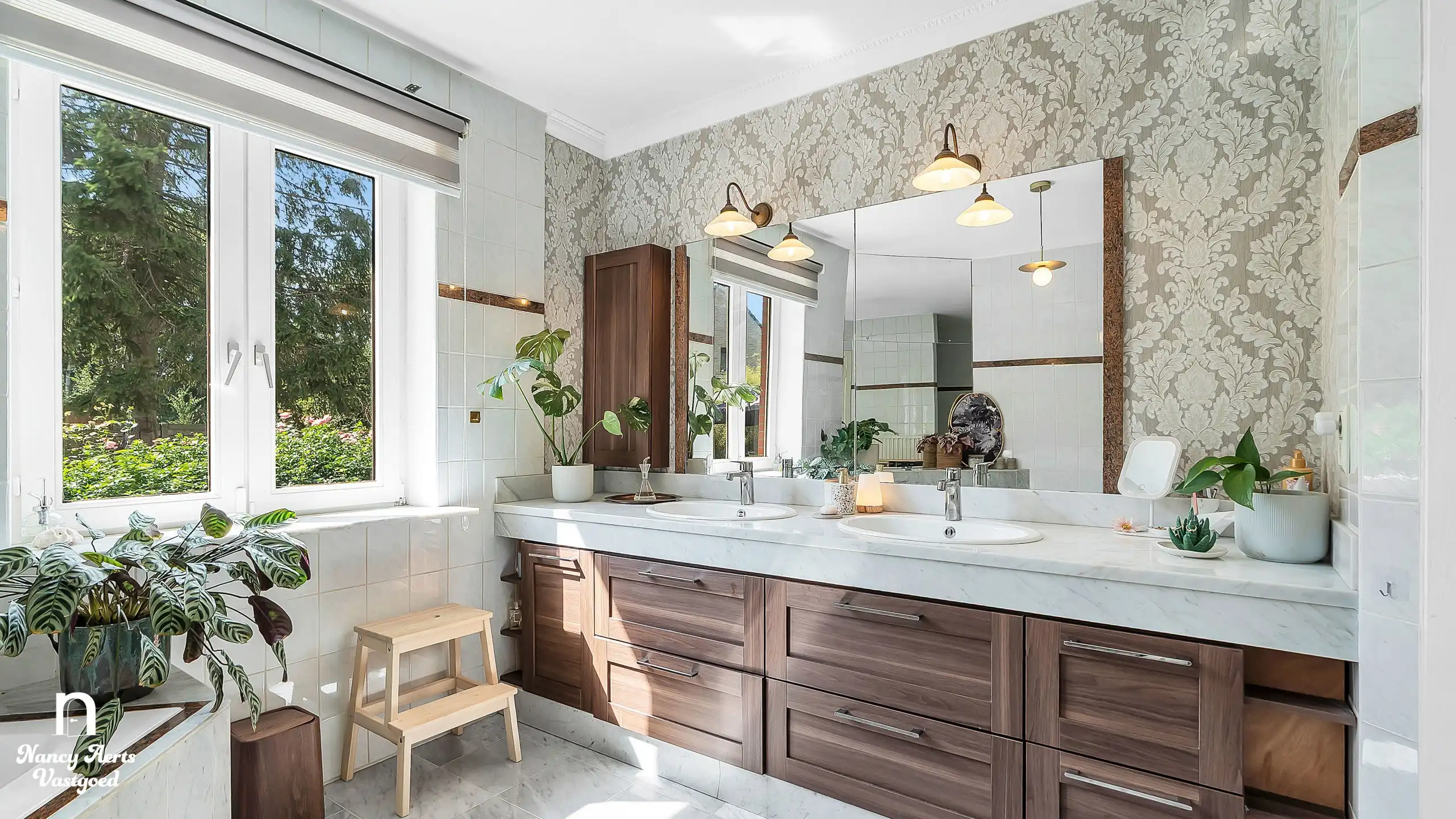 Veelzijdige villa met bijna 20 are groen en aparte woonunit foto 17