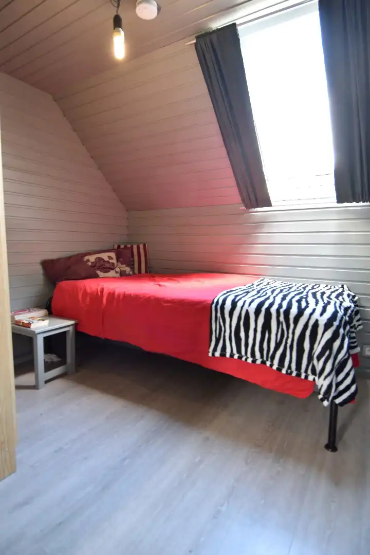 Charmante woning met 3 slaapkamers, 2 garages en een zalige tuin te koop in Gullegem! foto 13