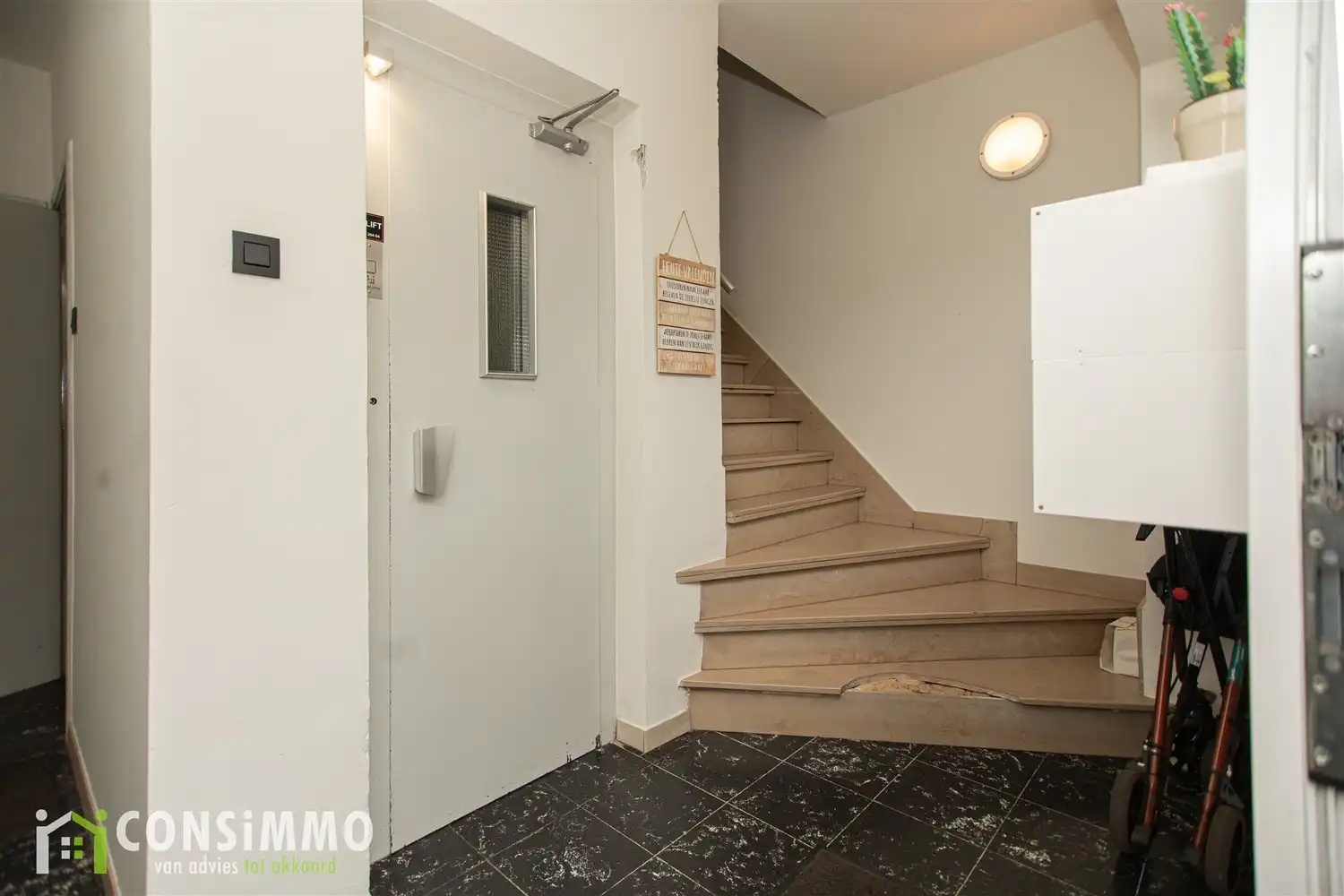 Instapklaar appartement met 2 slaapkamers en parking in Zutendaal-Centrum foto 3
