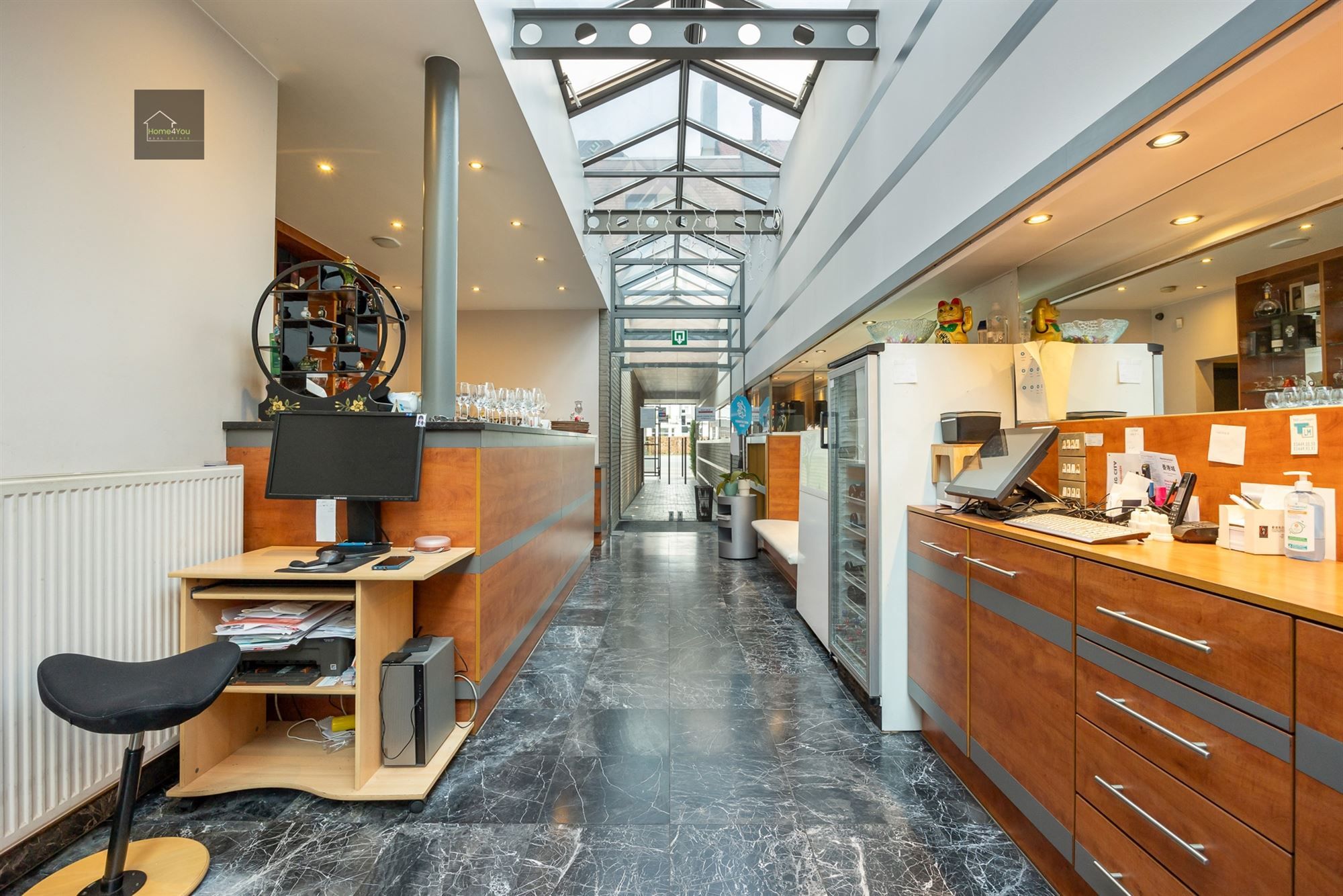 Ruim handelspand op toplocatie foto 5