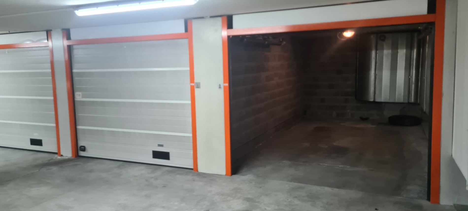 Garagebox te huur onder MINIGOLF in het Zoute op niveau -2. foto 3