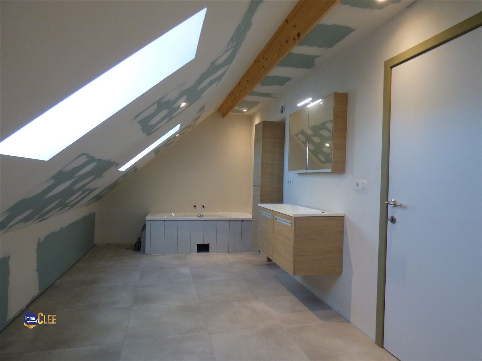 Gerenoveerd duplex appartement op het Begijnhof te Sint-Truiden foto 18