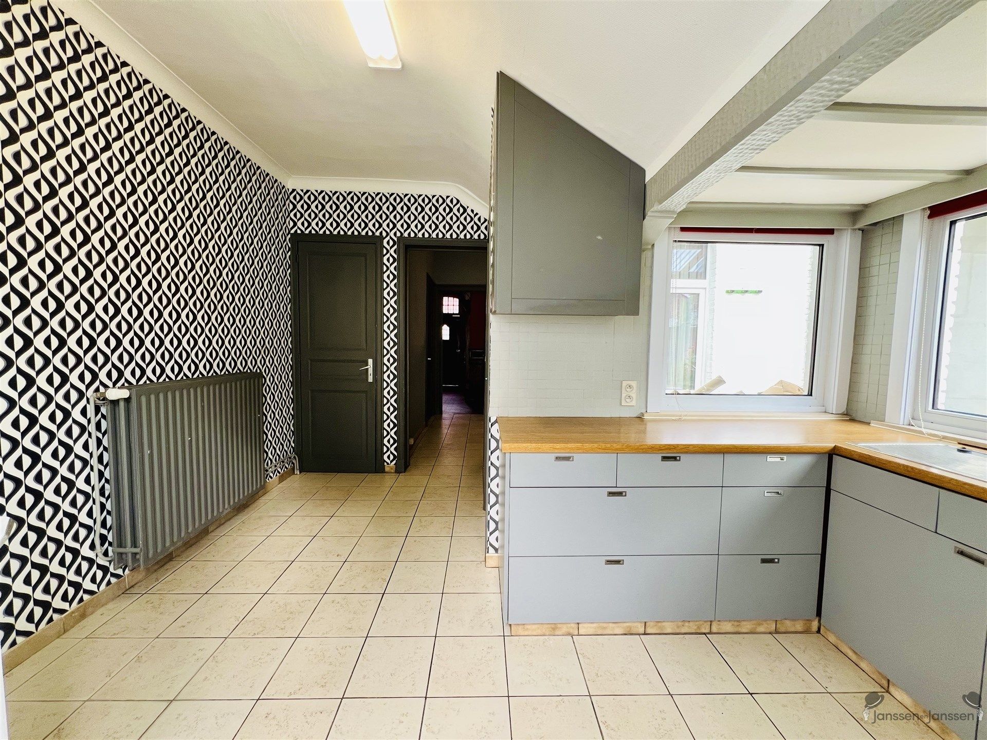Te renoveren centrumwoning foto 6
