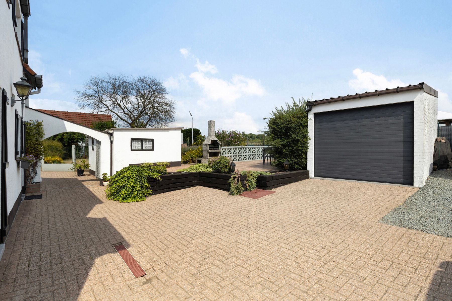 Woning omgeven door weilanden met 5 slaapkamers foto 8