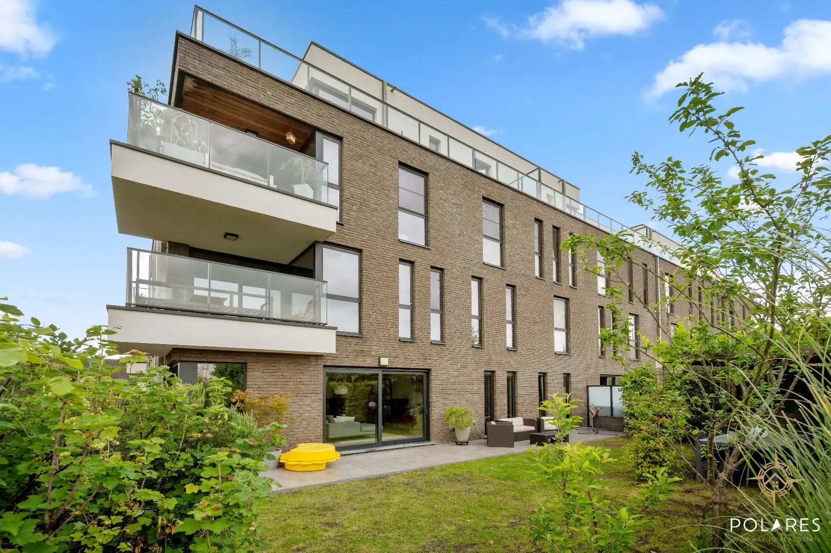 Instapklaar en energiezuining appartement met zonnige tuin en staanplaats foto 23