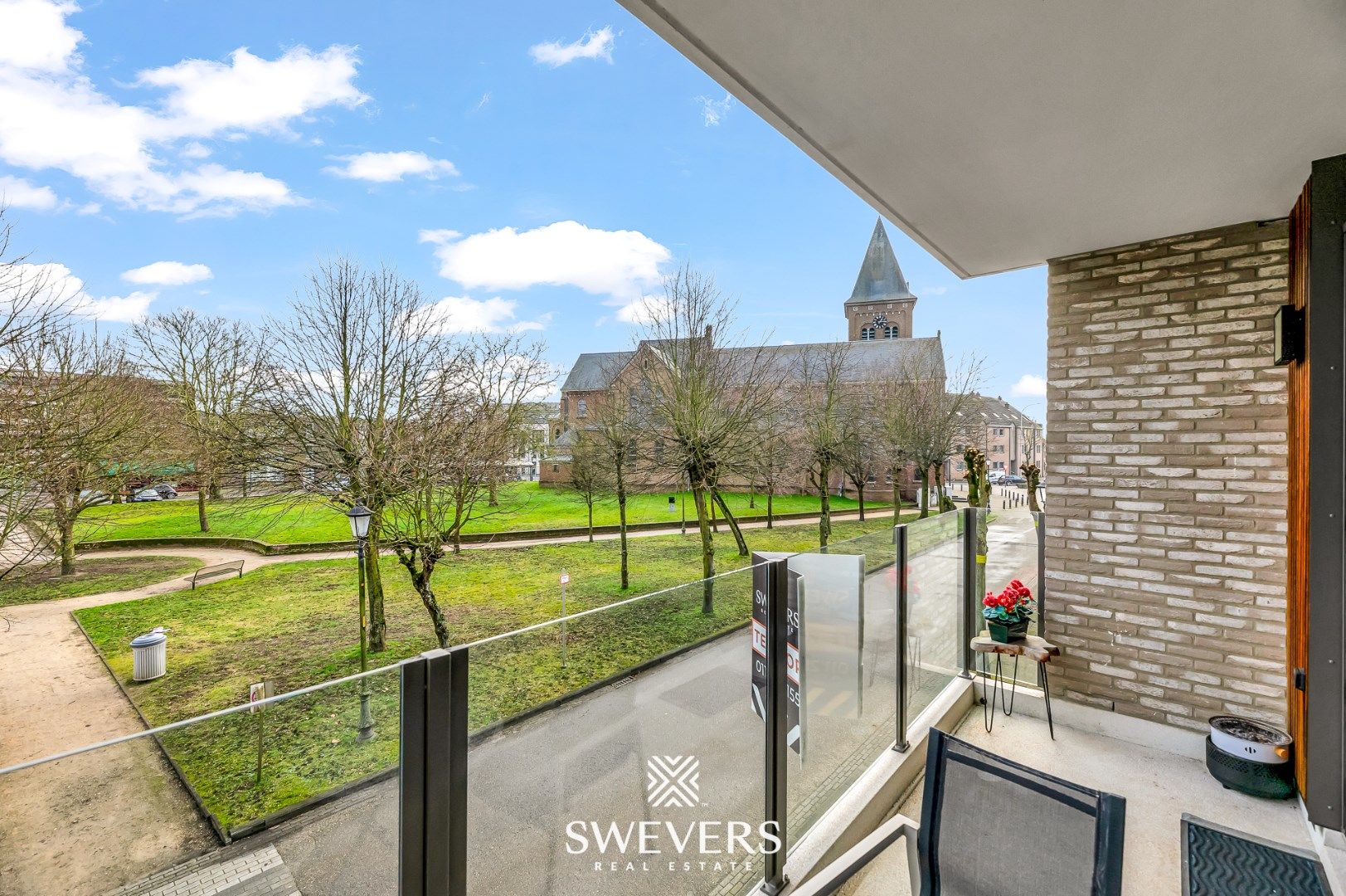 Modern, instapklaar appartement met balkon en terras op rustige locatie in Heppen foto 26