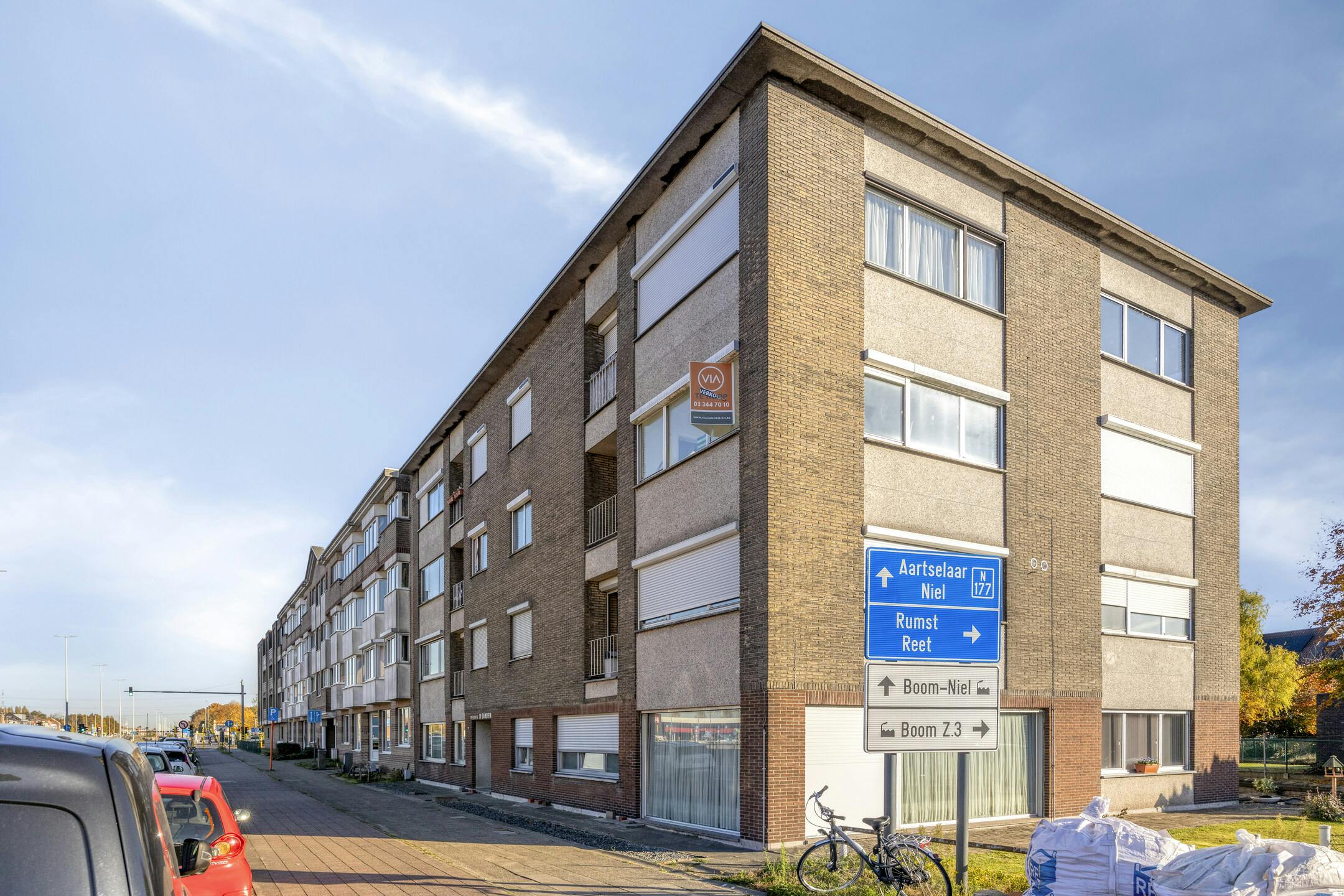 Startersappartement met 2 slaapkamers en garage in Boom foto 2